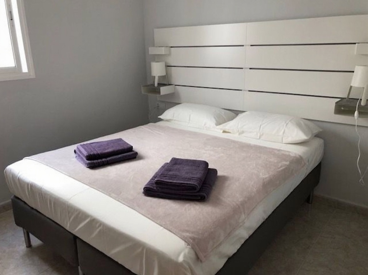 Dúplex en primera línea de playa en Telde — Dormitorio