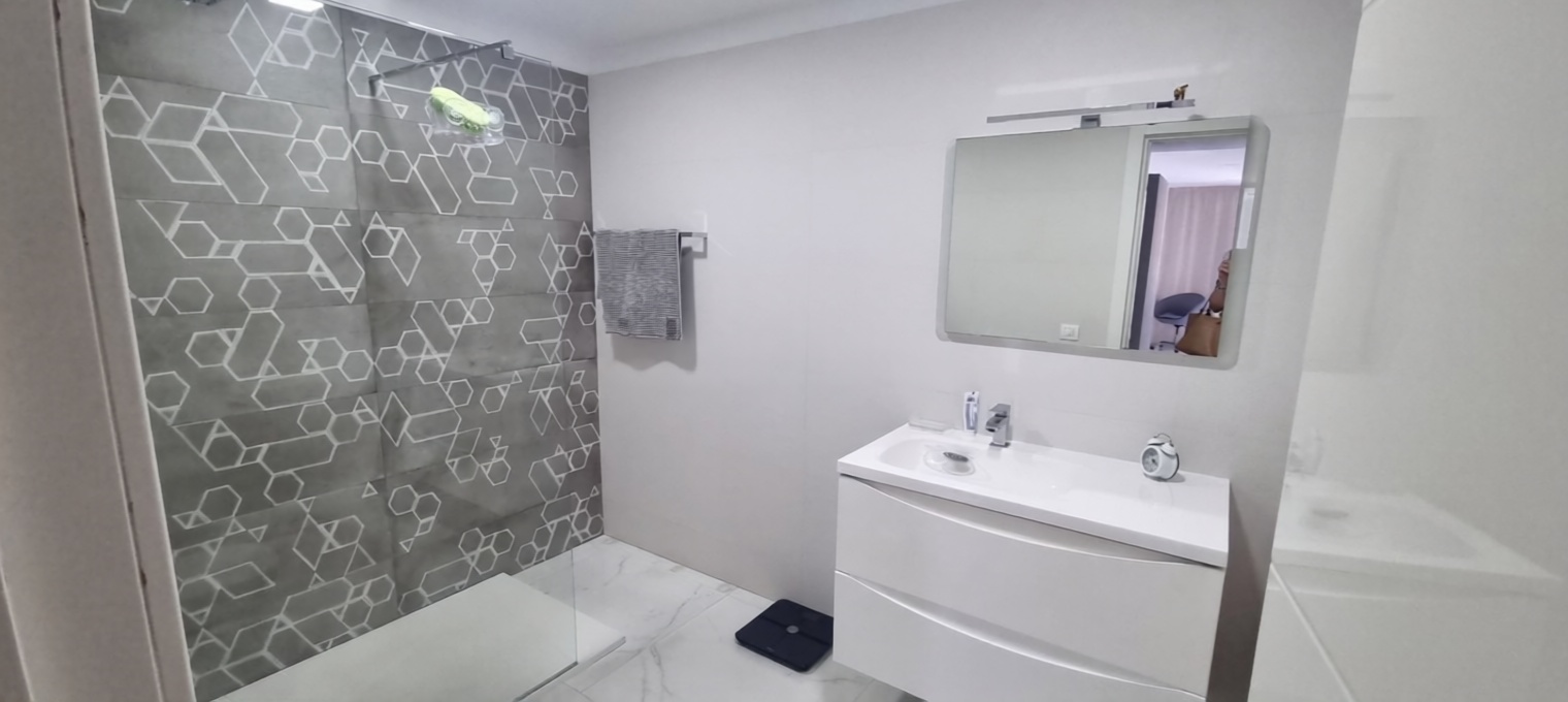 Seafront attic in Mogán — Bathroom