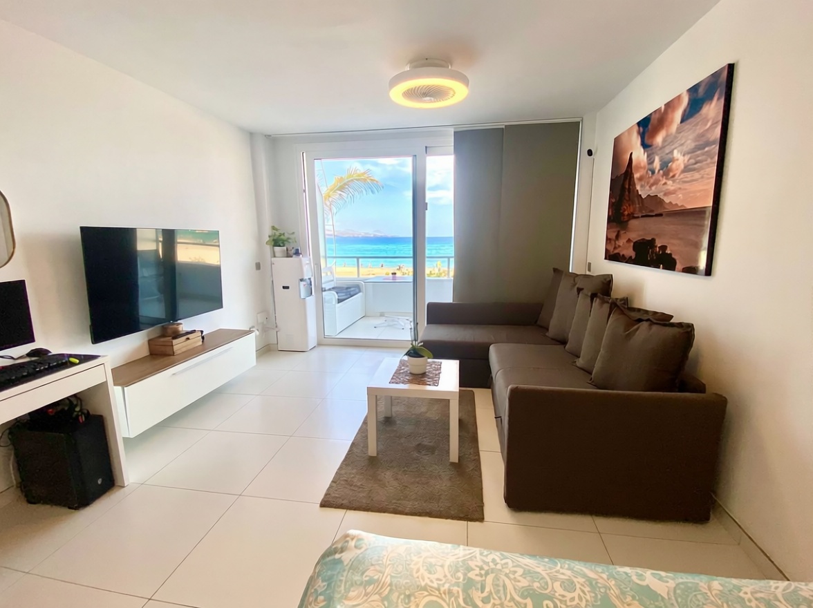 Apartamento em primeira linha de praia em Las Palmas de Gran Canaria — Sala