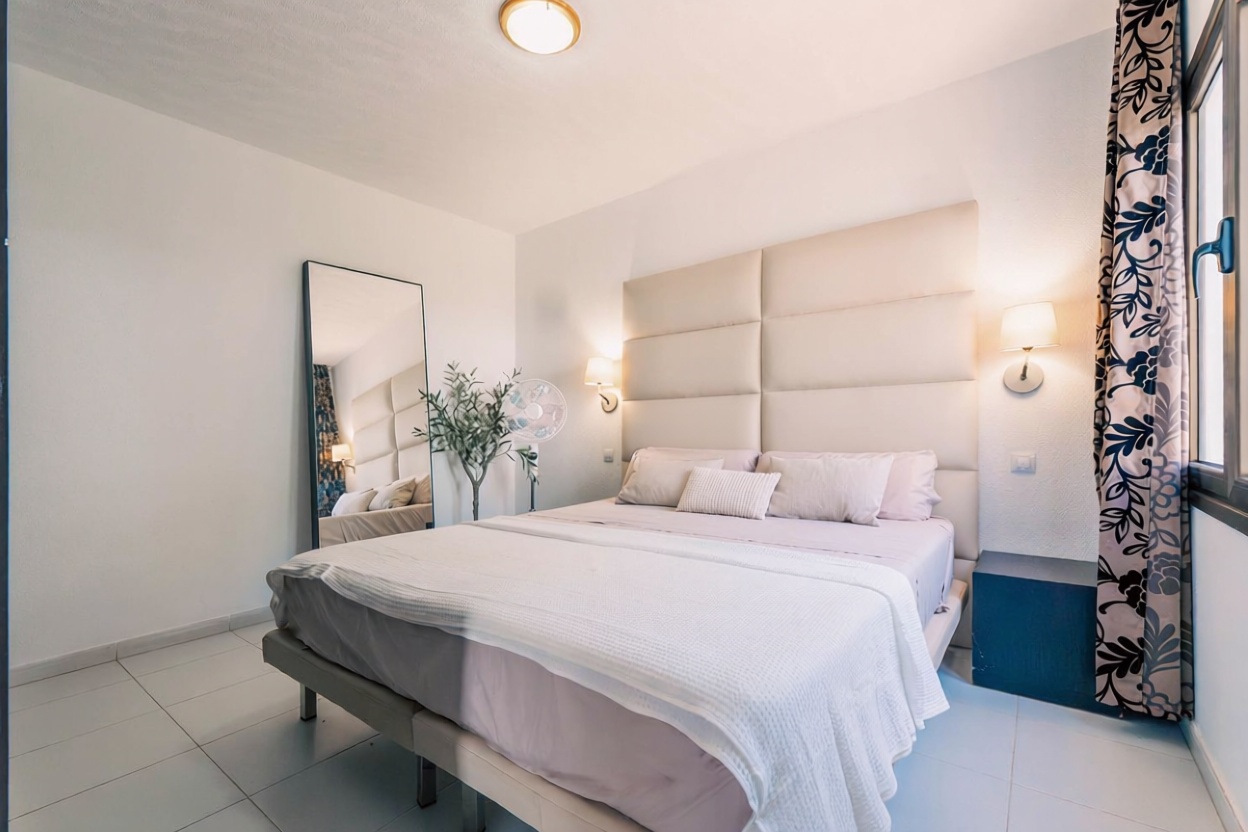 Chalet with direct beach access in Mogán — Bedroom