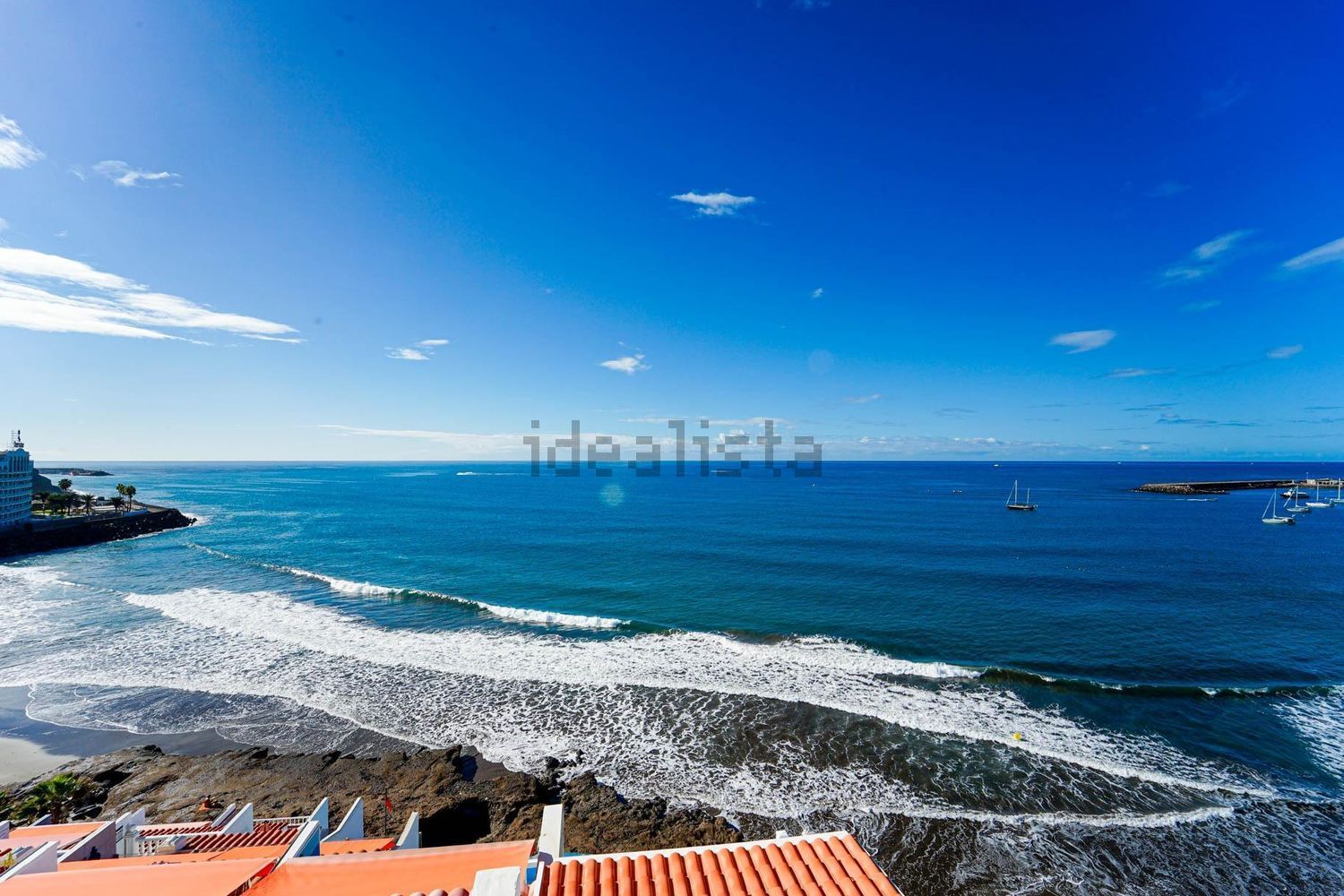 Flat for sale frontline beach in Mogán