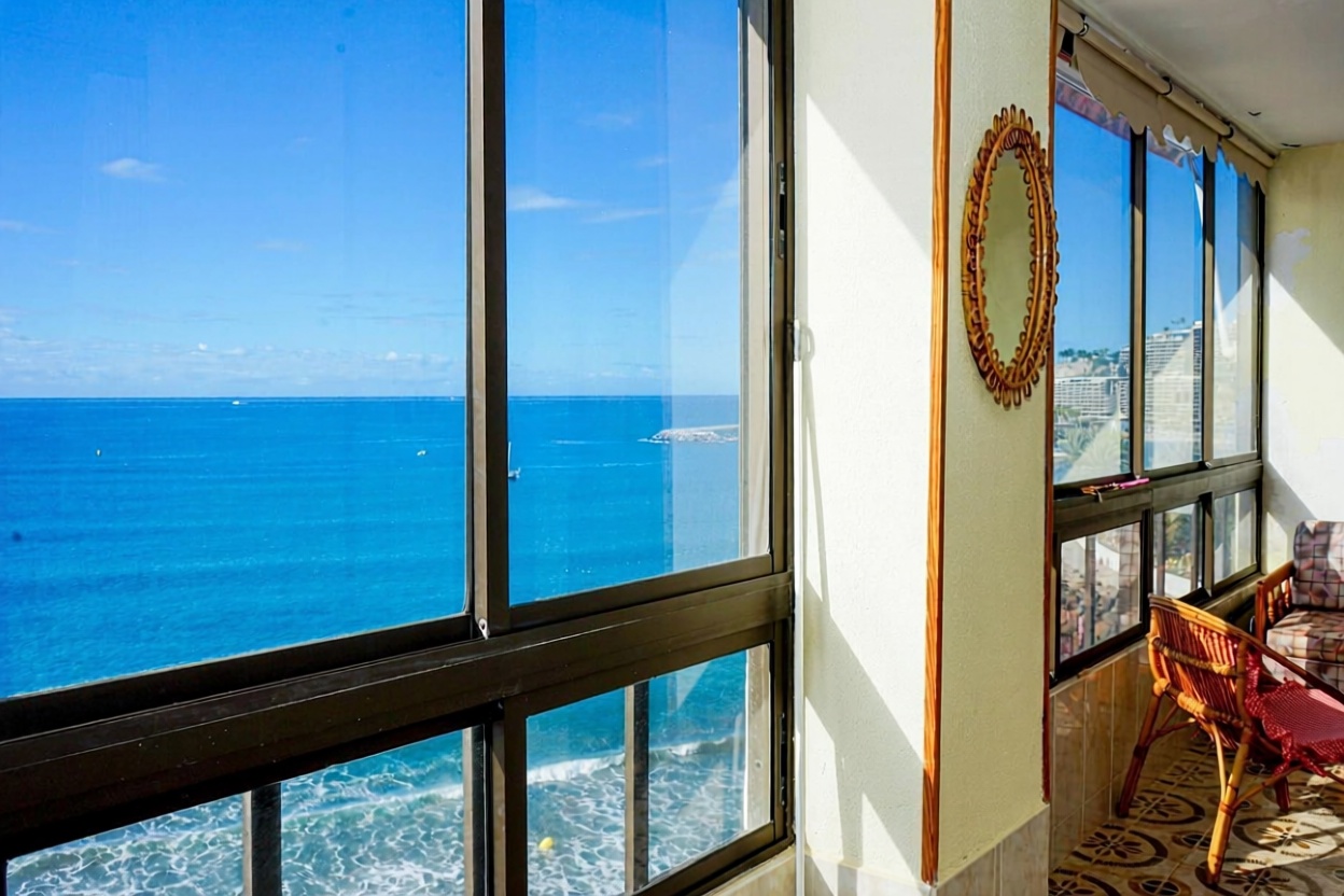 Beachfront flat in Mogán