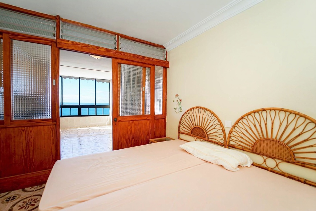 Beachfront flat in Mogán — Bedroom
