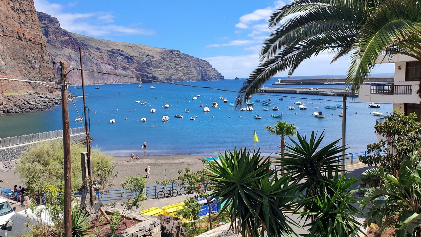 Beachfront flat in La Gomera