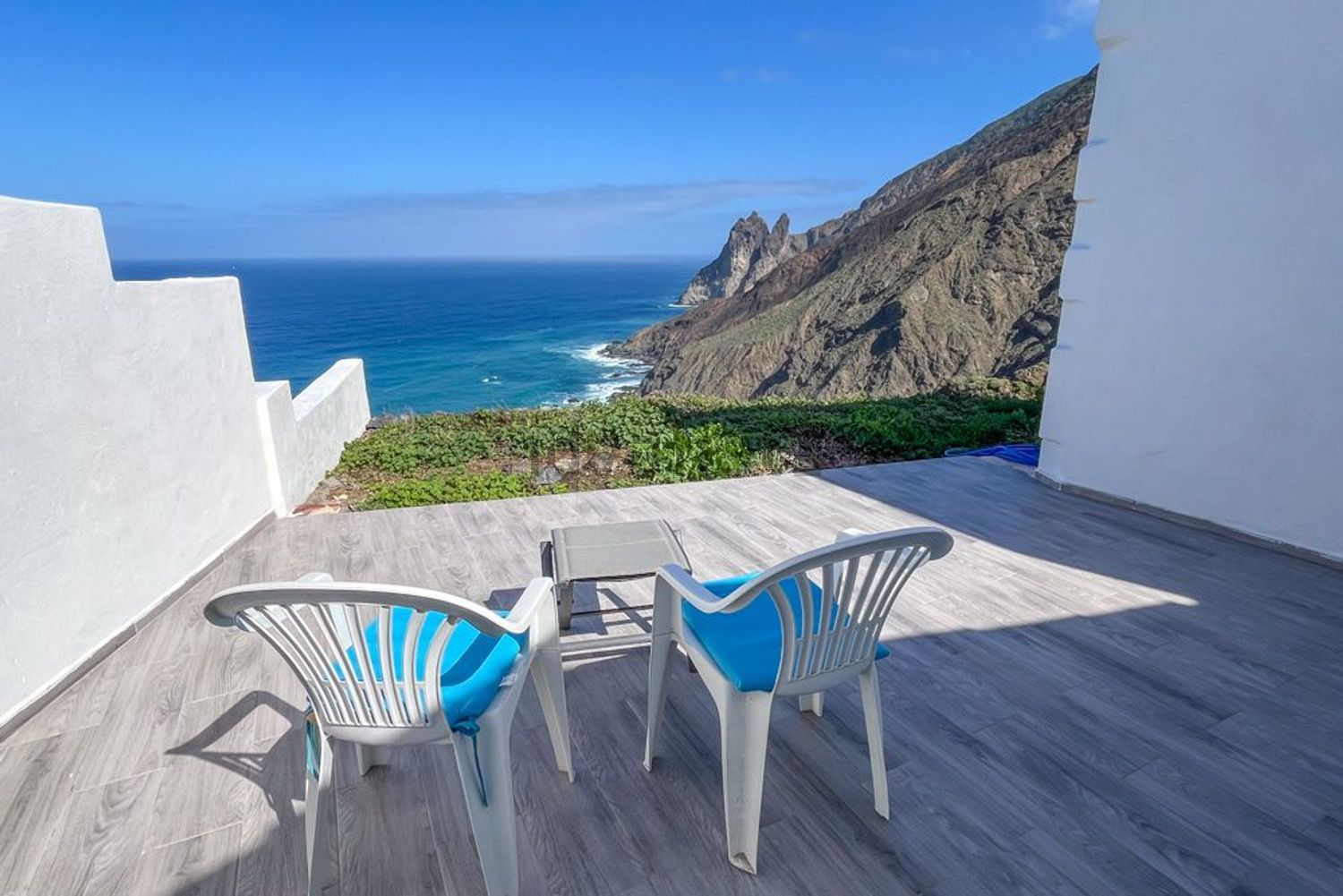 House for sale with direct beach access in Vallehermoso