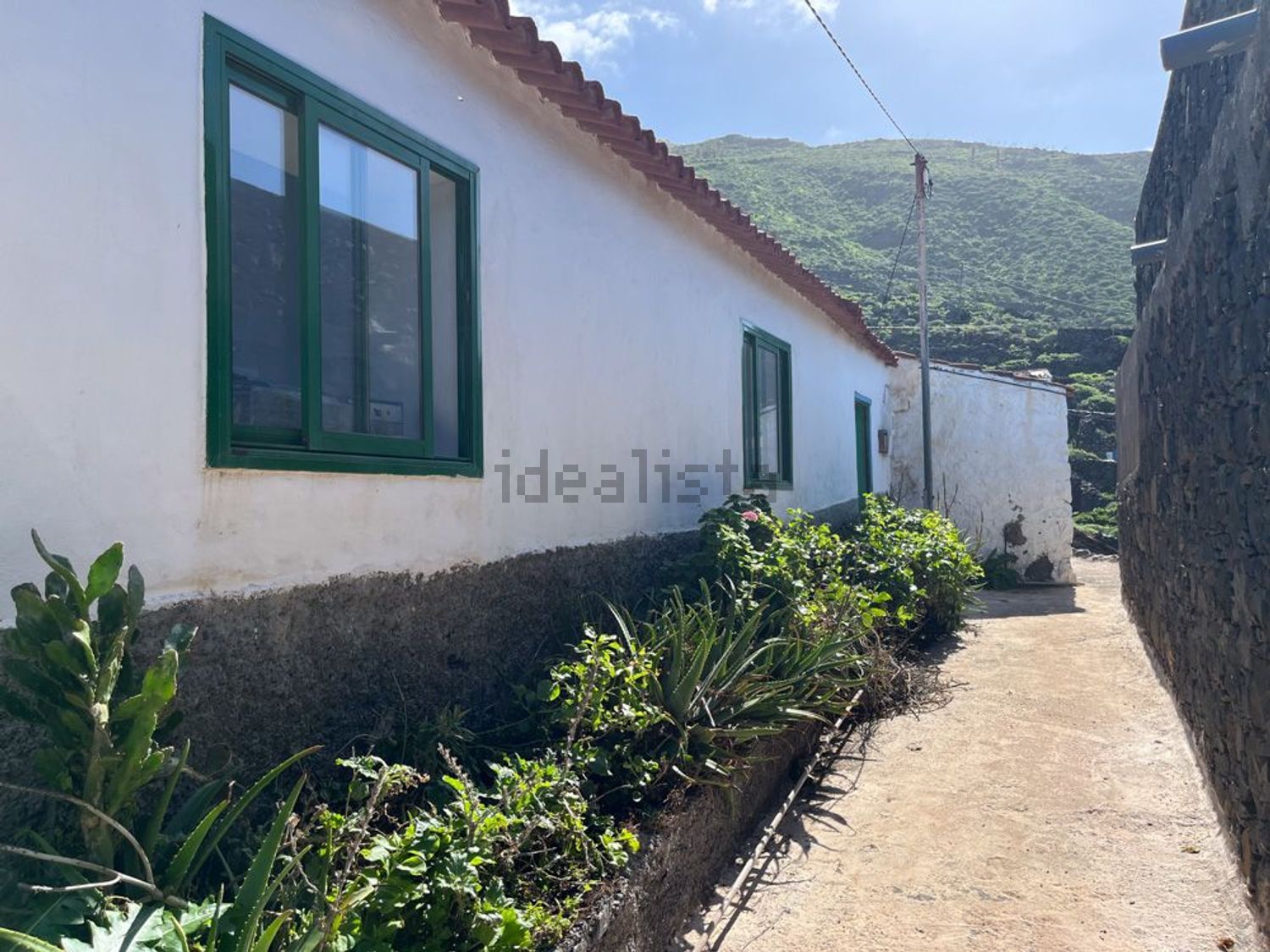 House for sale with direct beach access in Vallehermoso