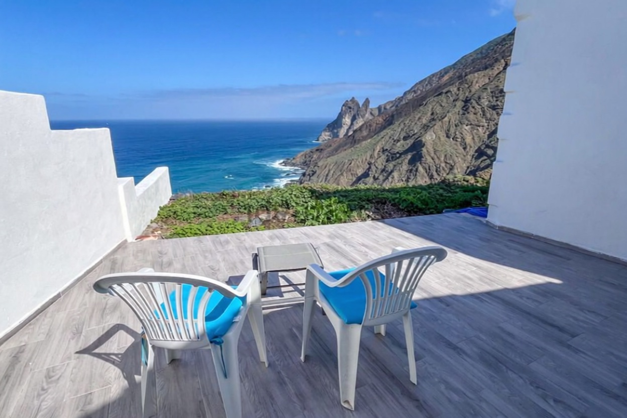 House with direct beach access in Vallehermoso