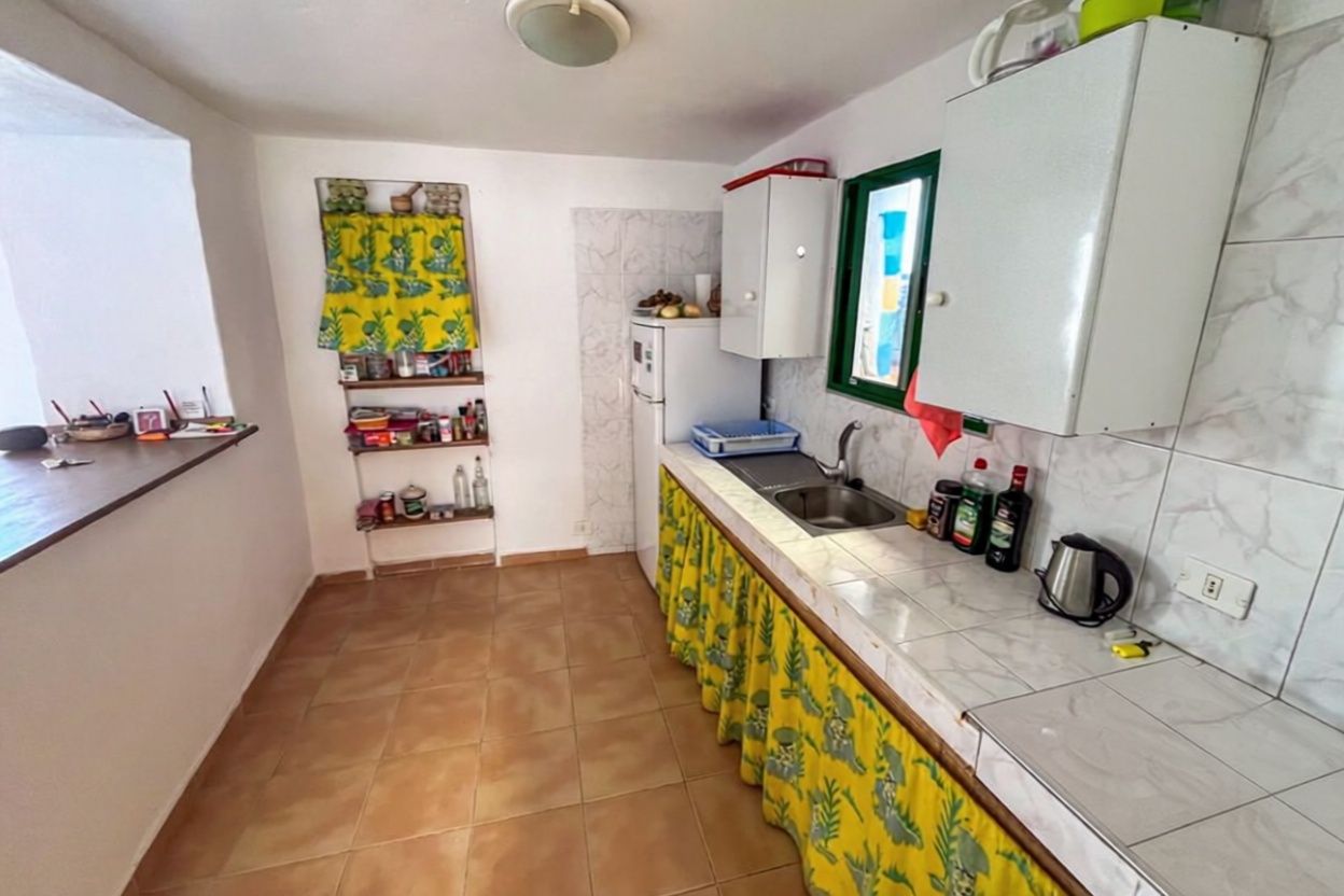 House with direct beach access in Vallehermoso — Kitchen