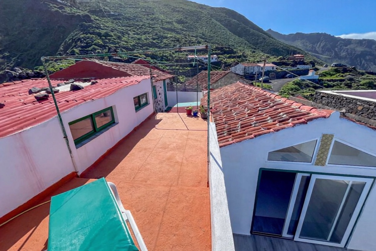 House with direct beach access in Vallehermoso — Sea view