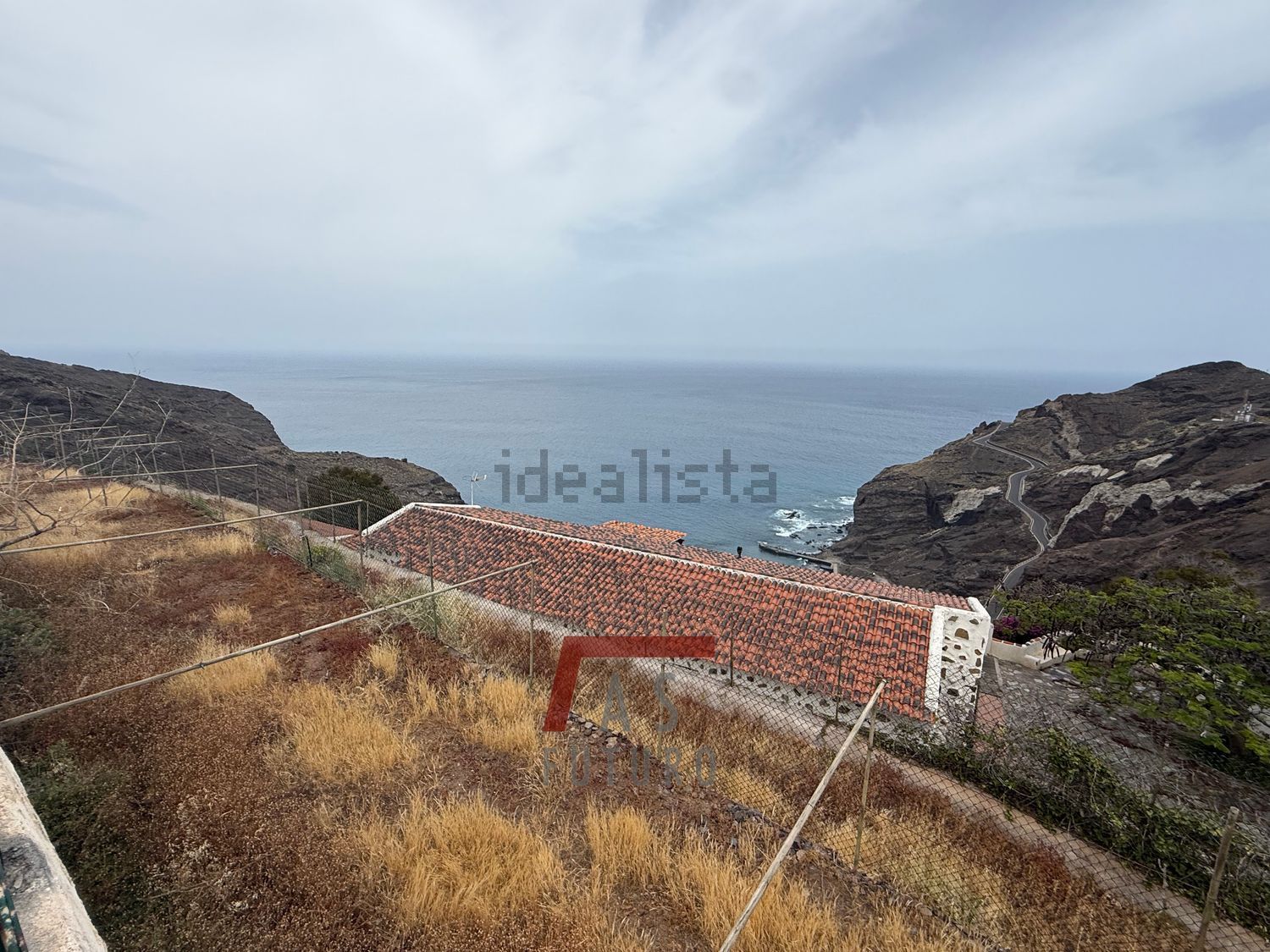 Chalet zum Verkauf mit direktem Strandzugang in La Gomera