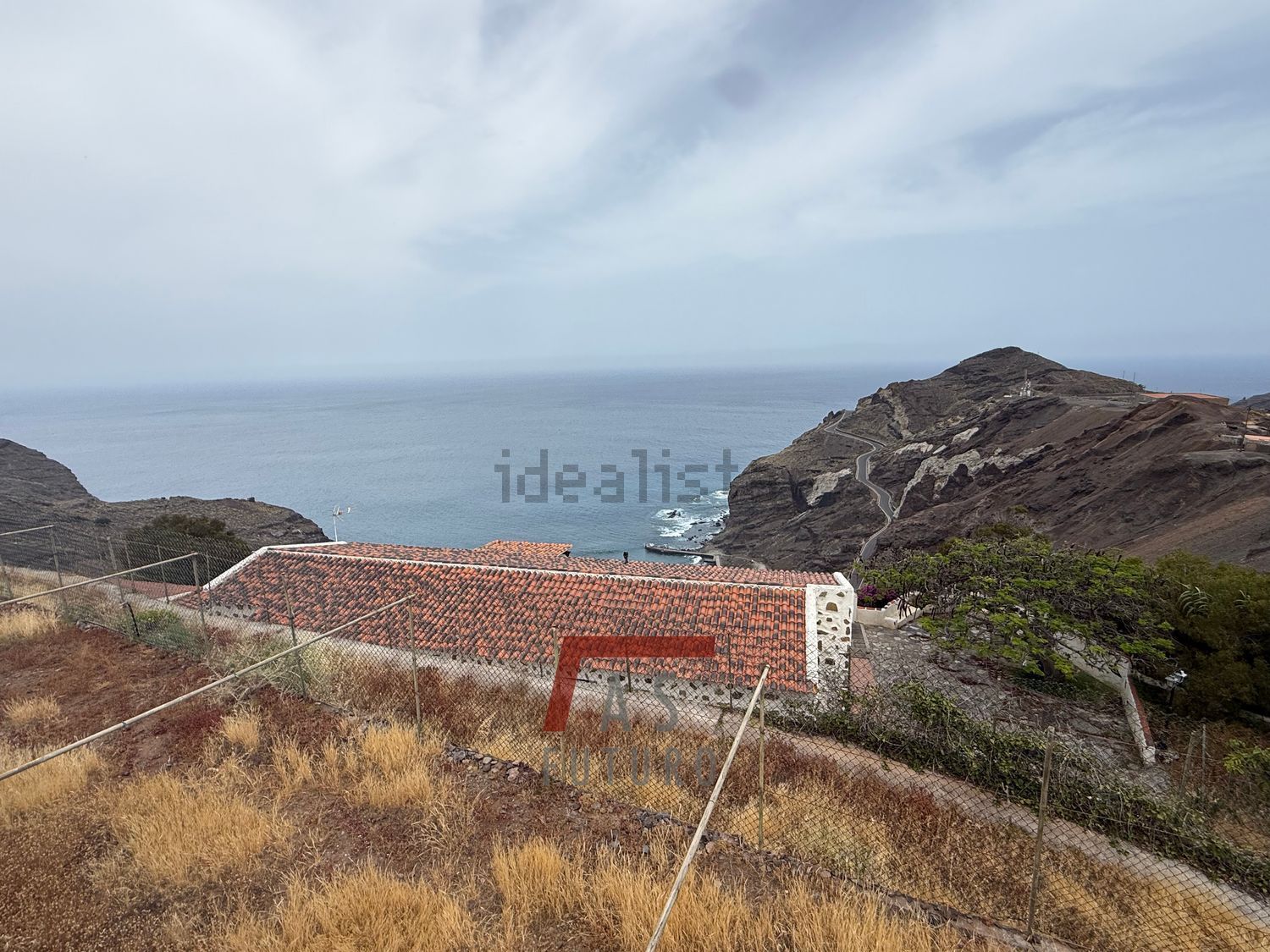 Chalet zum Verkauf mit direktem Strandzugang in La Gomera