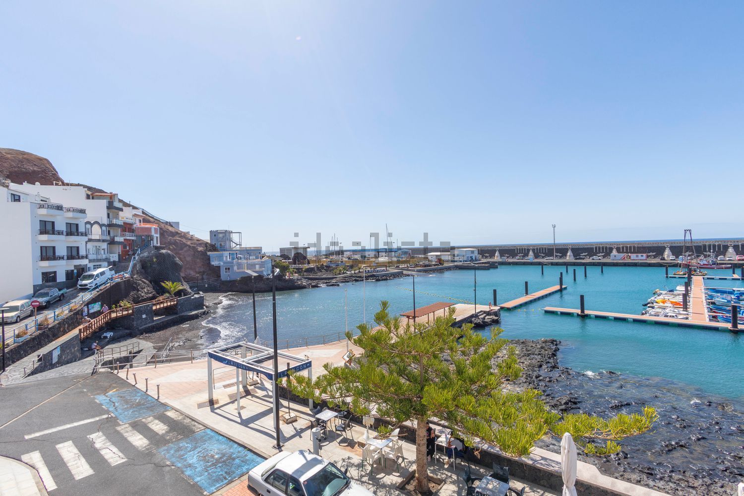 Chalet for sale with direct beach access in El Pinar