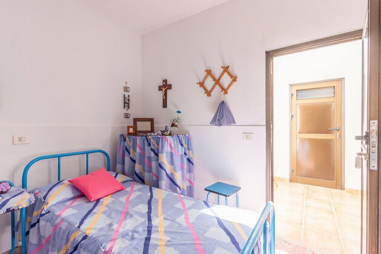 Chalet with direct beach access in El Pinar — Bedroom