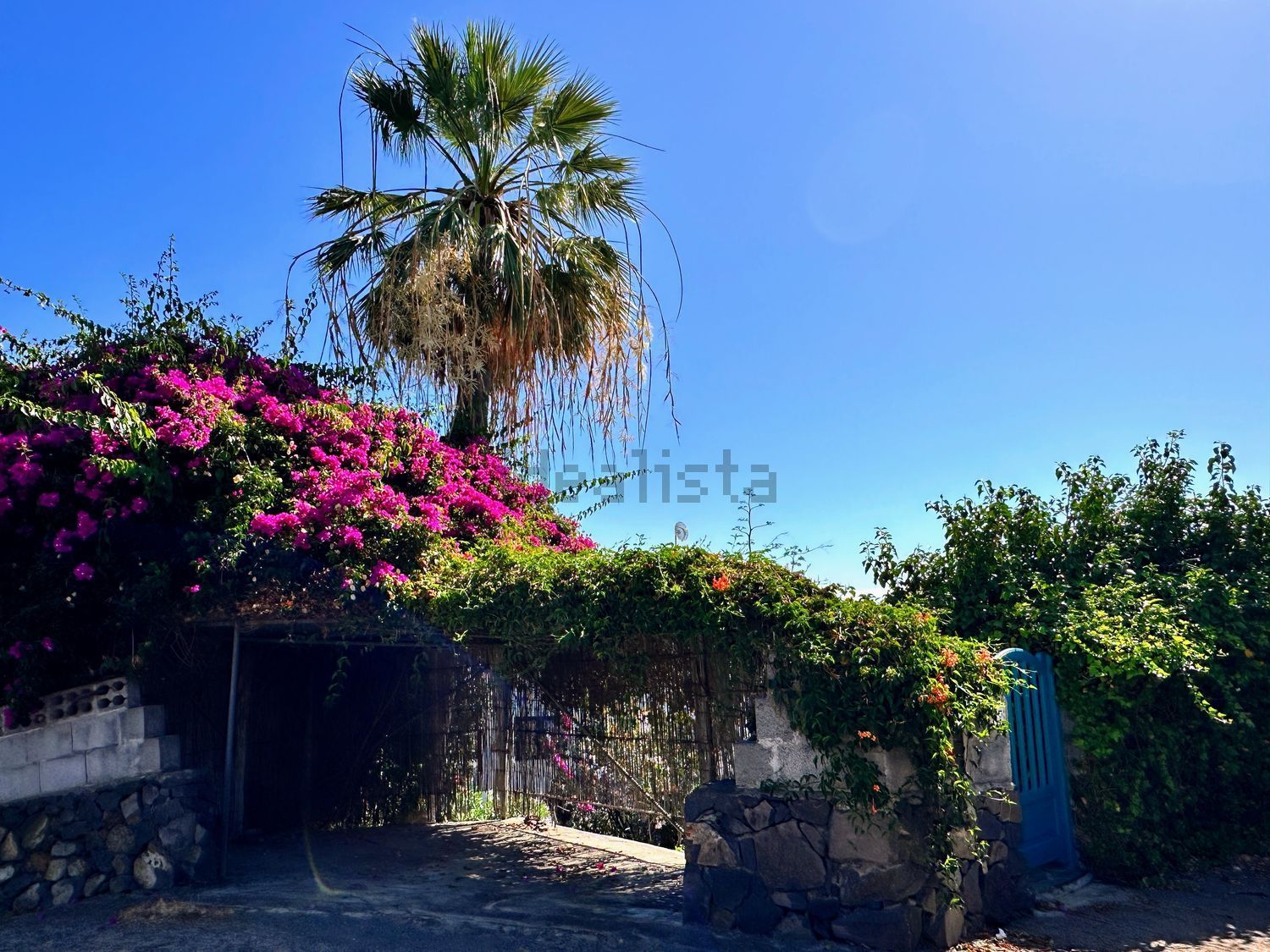 Chalet for sale with direct beach access in Suances