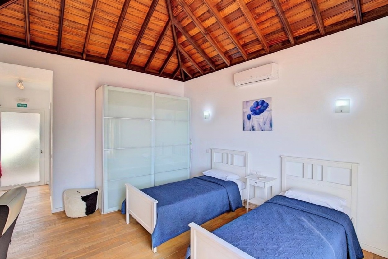 Chalet with direct beach access in La Palma — Bedroom