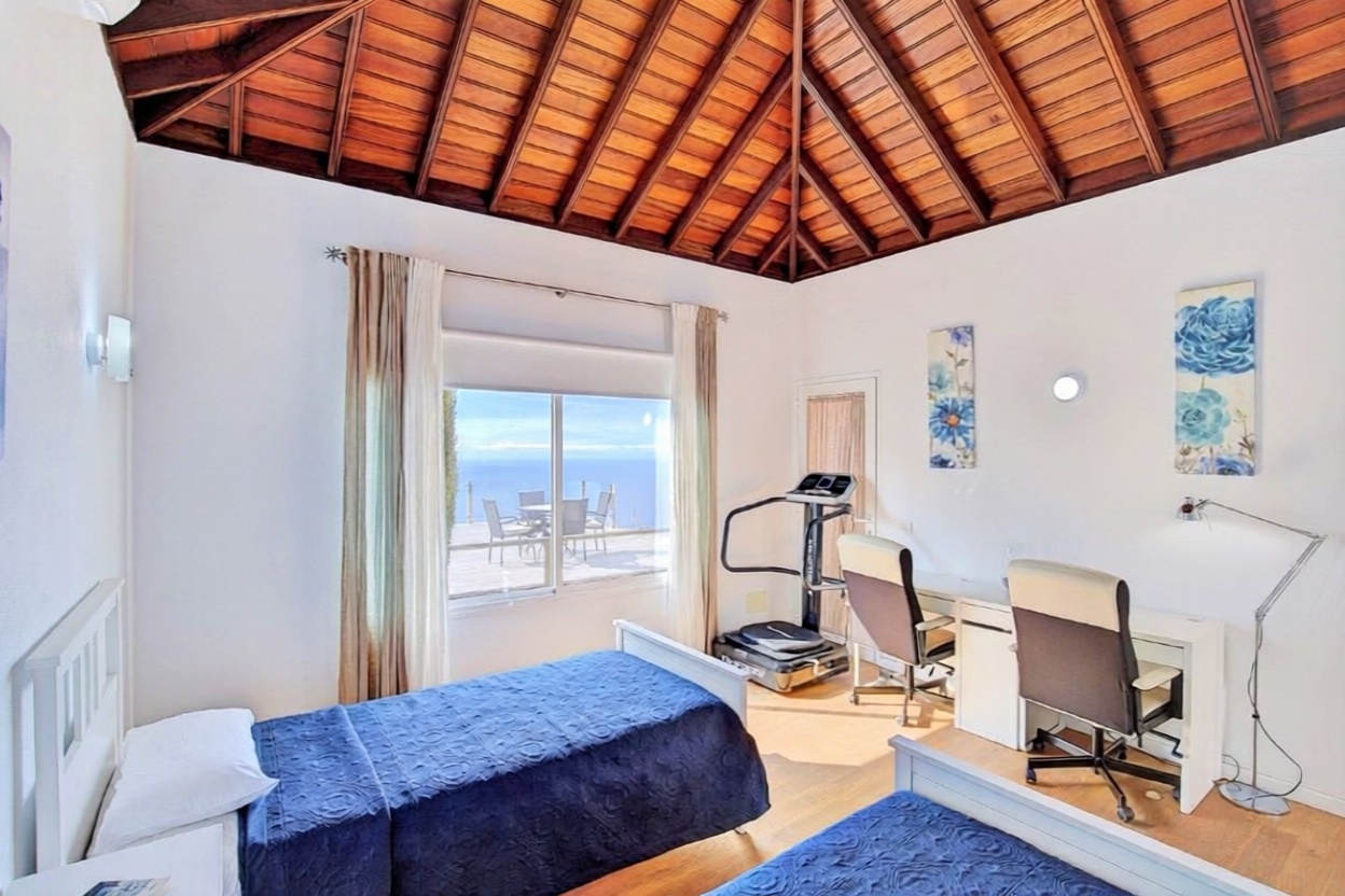 Chalet with direct beach access in La Palma — Bathroom