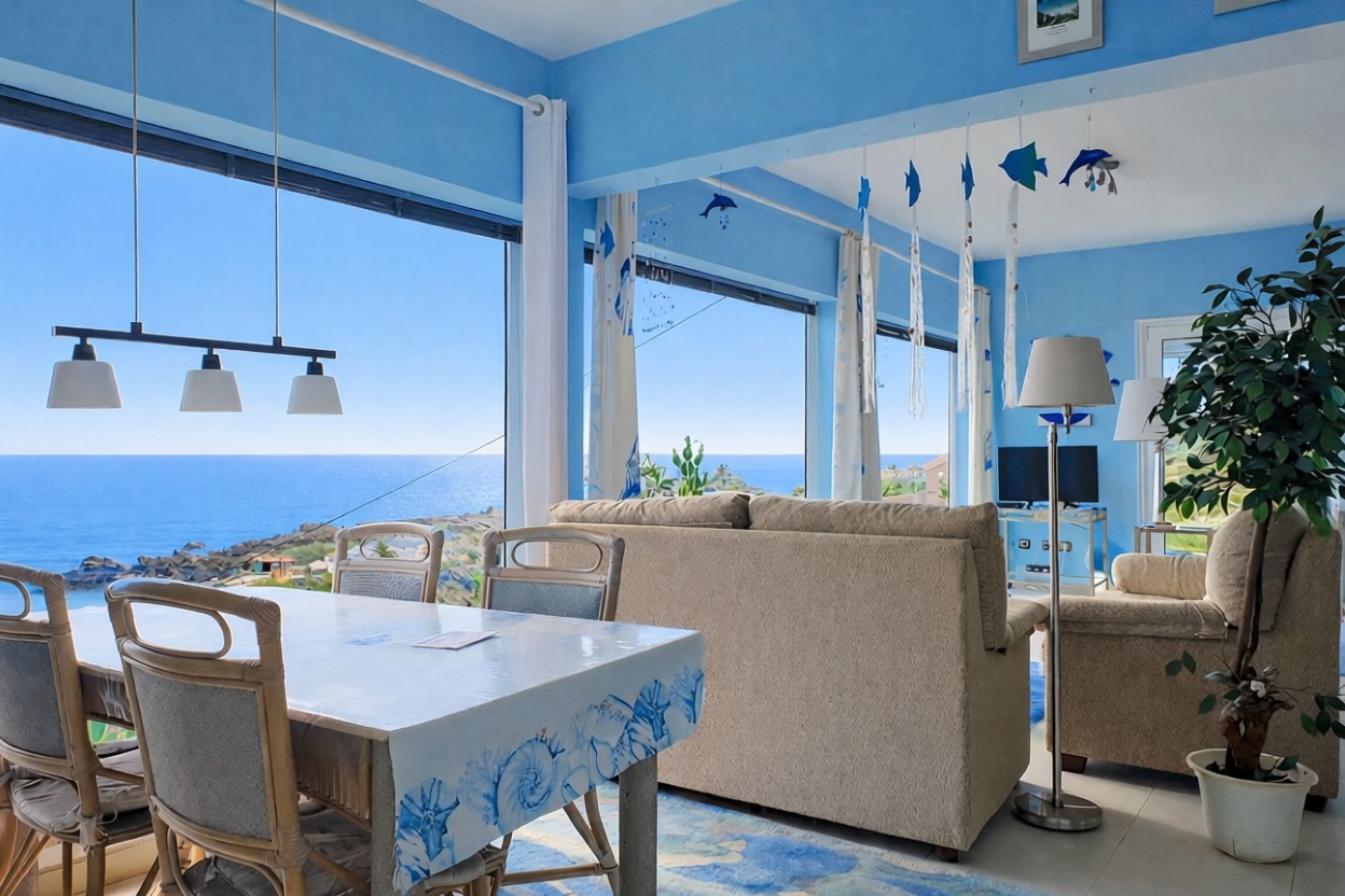 Chalet with direct beach access in Breña Baja — Sea terrace