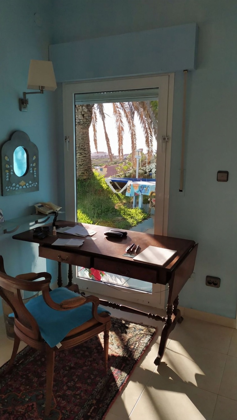 Chalet with direct beach access in Breña Baja — Bedroom