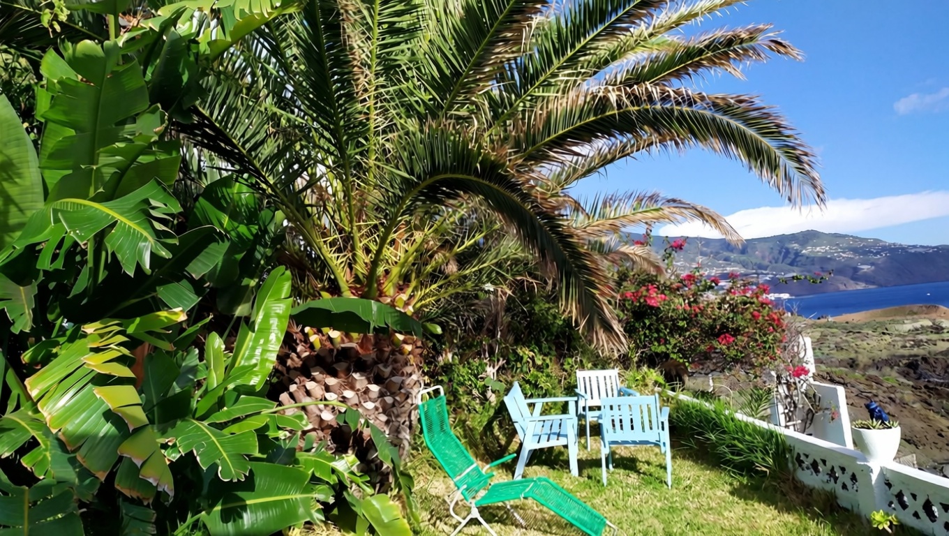 Chalet with direct beach access in Breña Baja — Sea terrace
