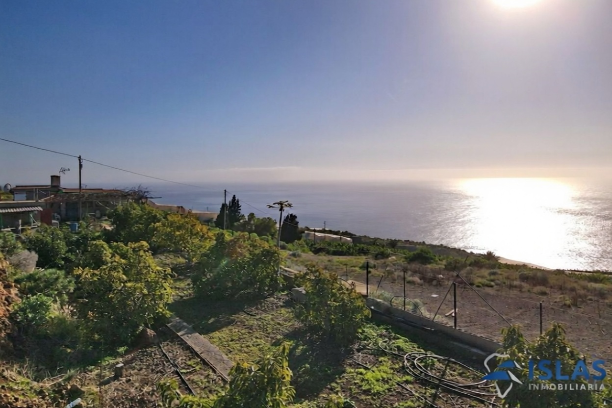 House with direct beach access in La Palma — Sea view