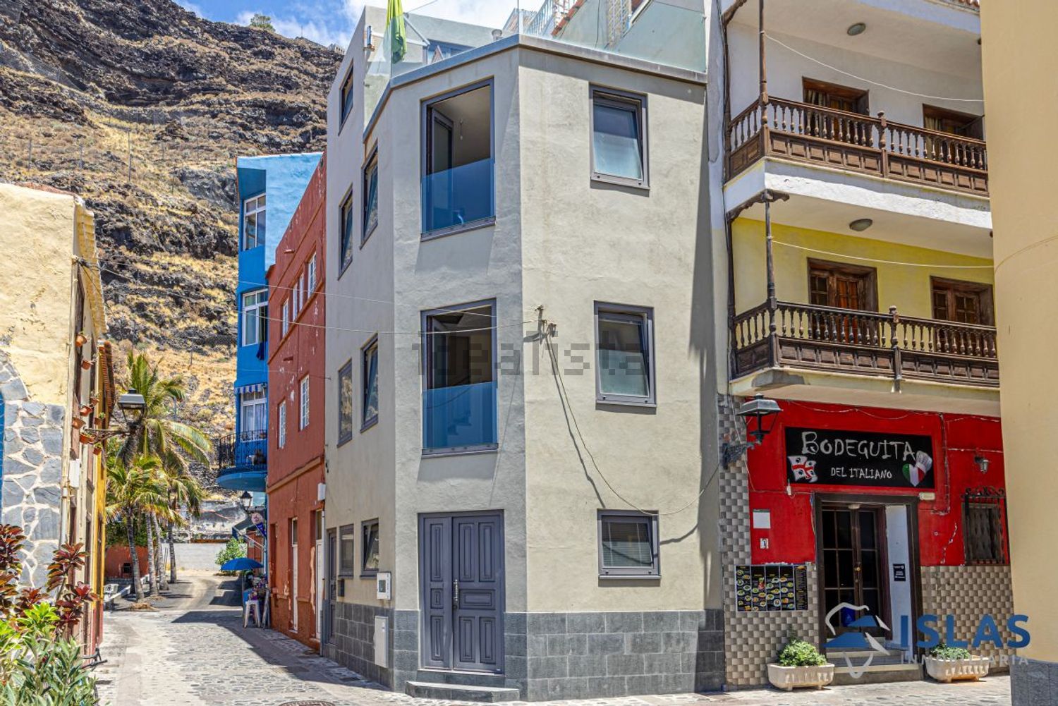 Chalet zum Verkauf mit direktem Strandzugang in La Palma