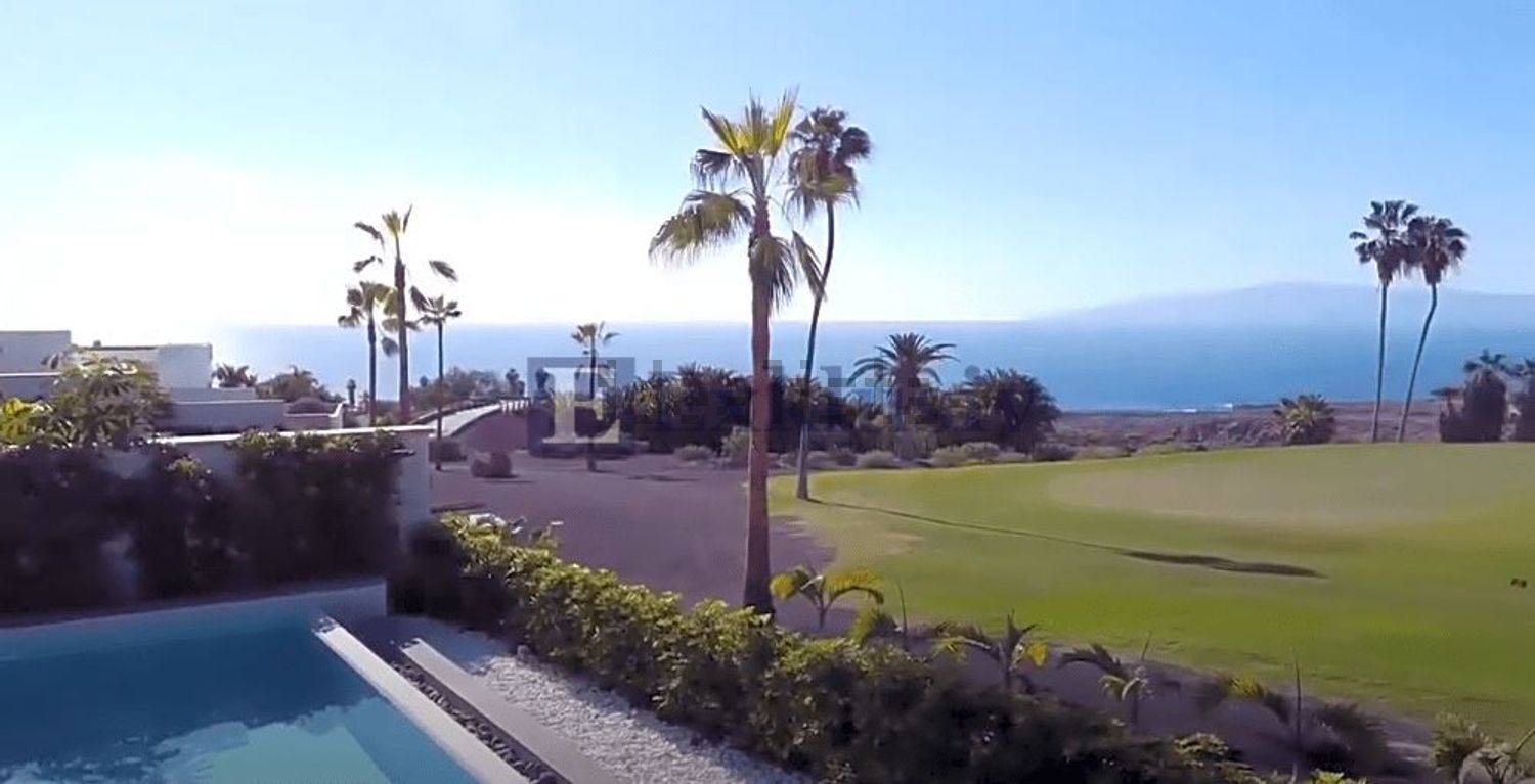 Chalet for sale with direct beach access in Adeje