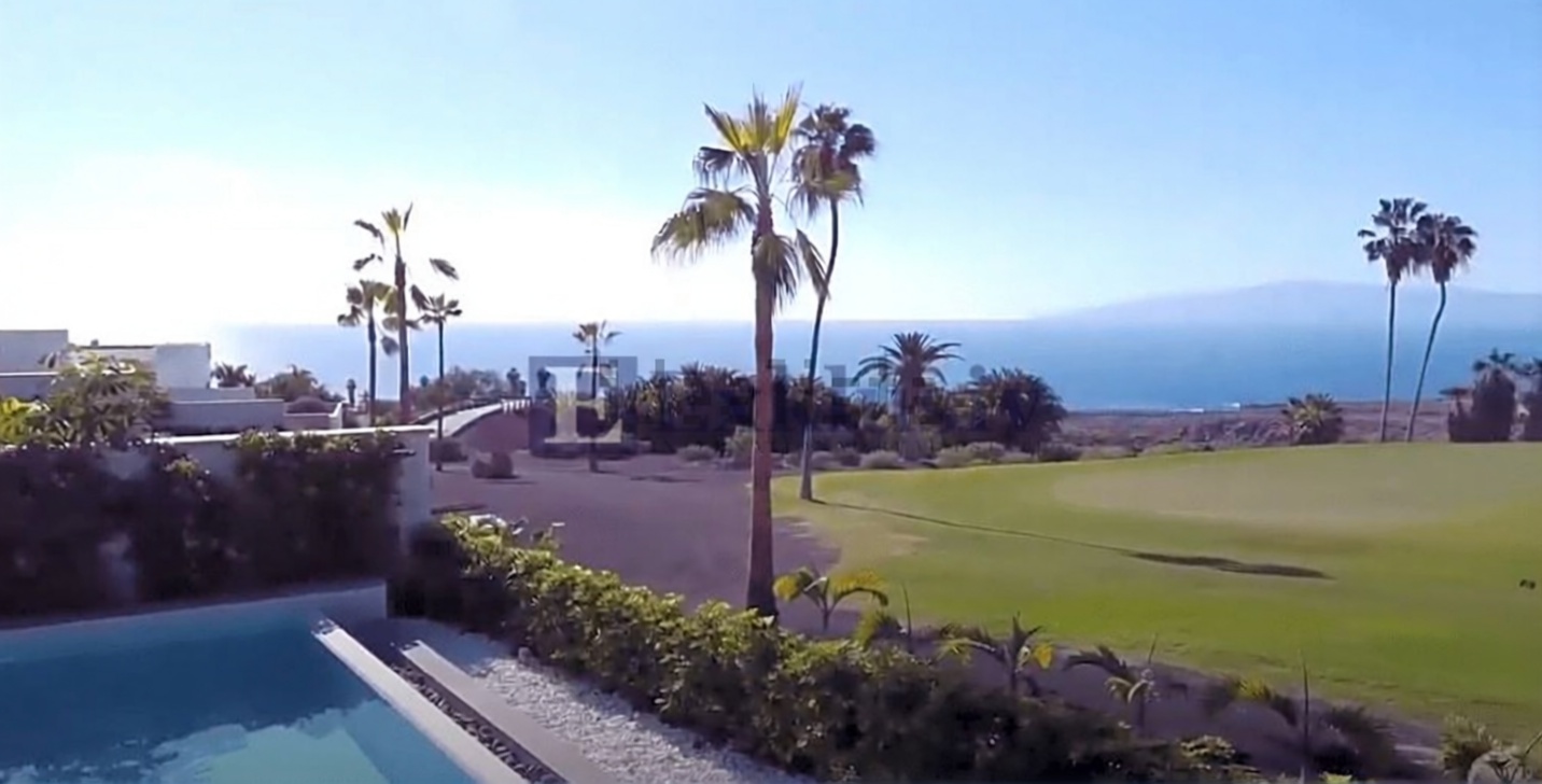 Chalet with direct beach access in Adeje — Sea view