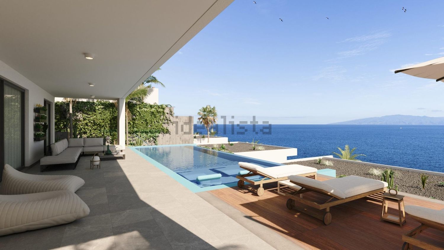 Chalet for sale with direct beach access in Adeje