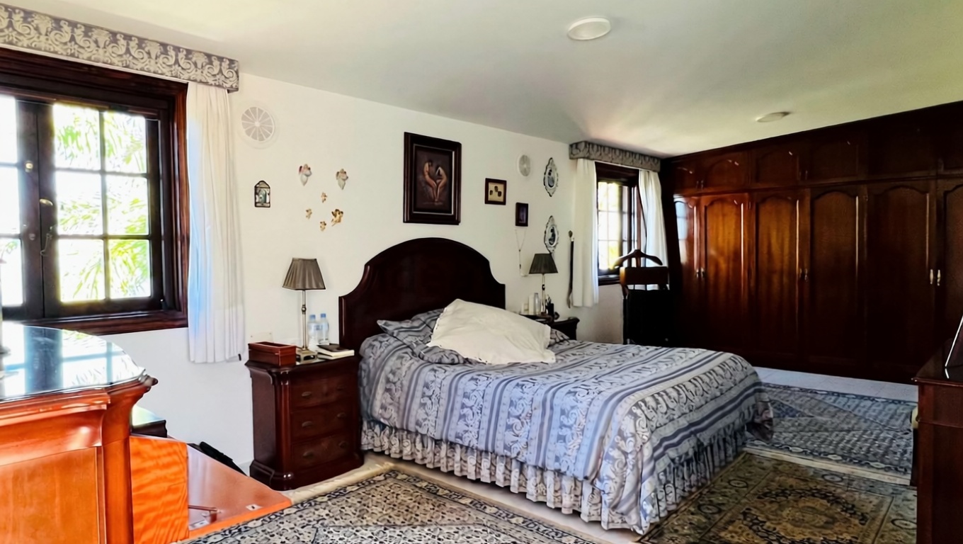 Chalet with direct beach access in Puerto de la Cruz — Bedroom