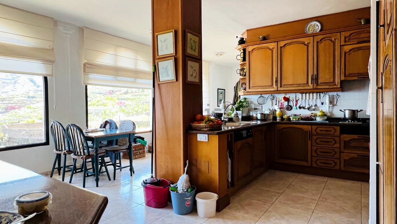 Chalet with direct beach access in Puerto de la Cruz — Kitchen