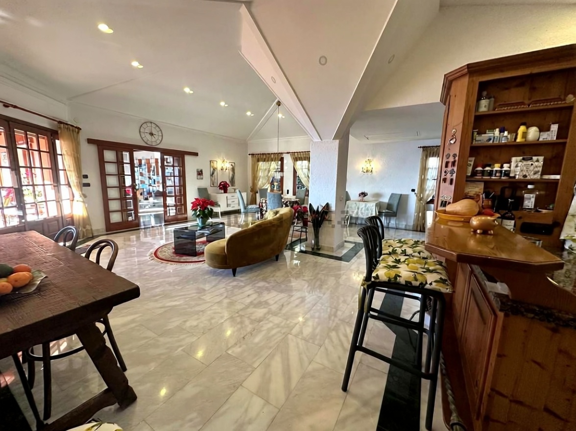 Chalet mit direkter Strandzugang in Tacoronte — Wohnzimmer