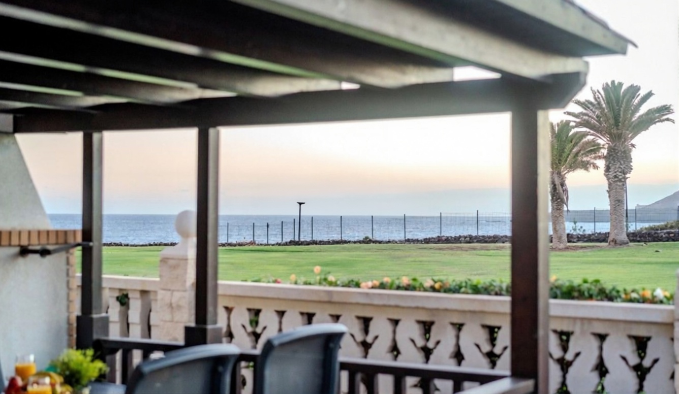 Chalet con acceso directo a playa en Arona — Vista mar