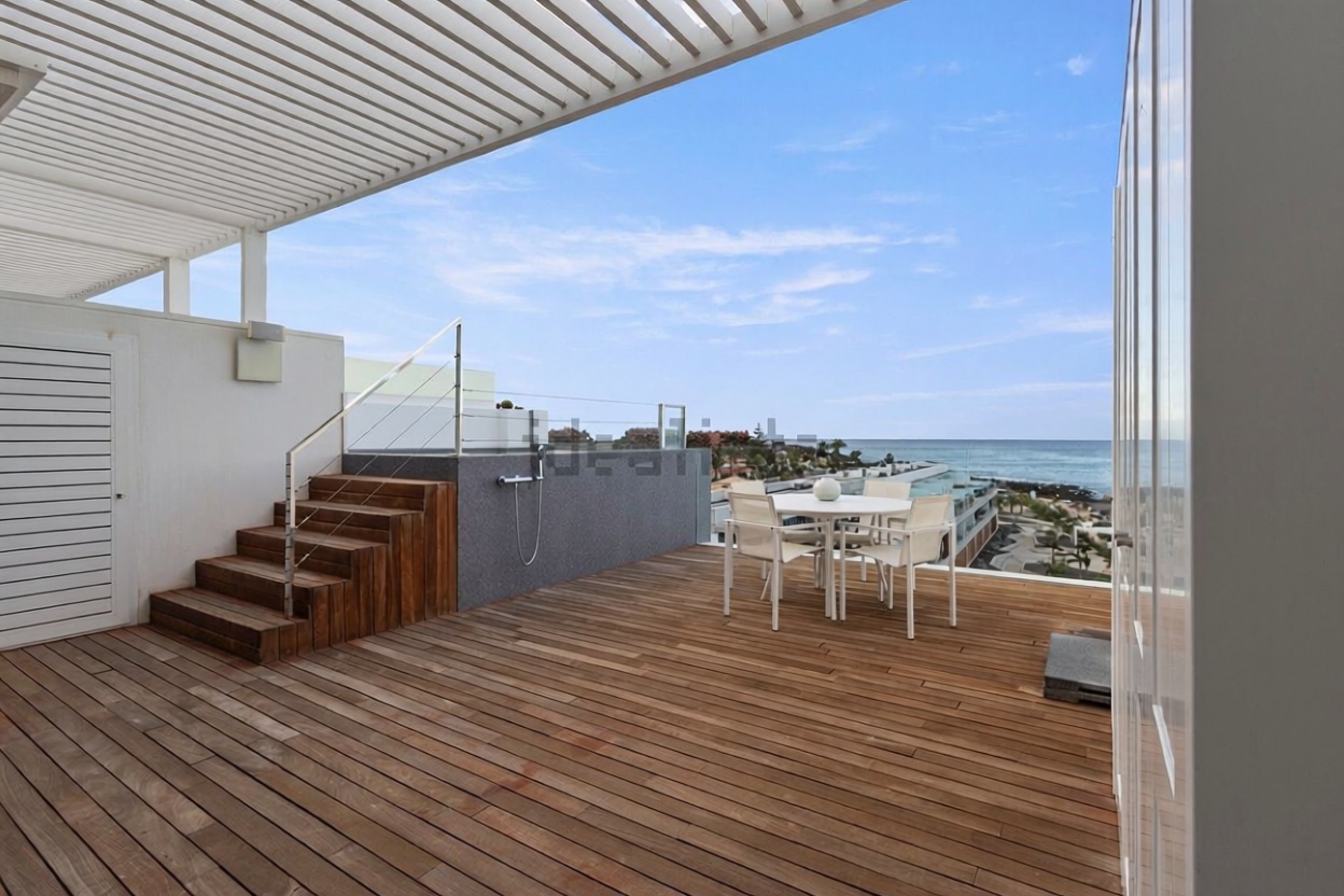 Seafront attic in Palm Mar — Sea terrace