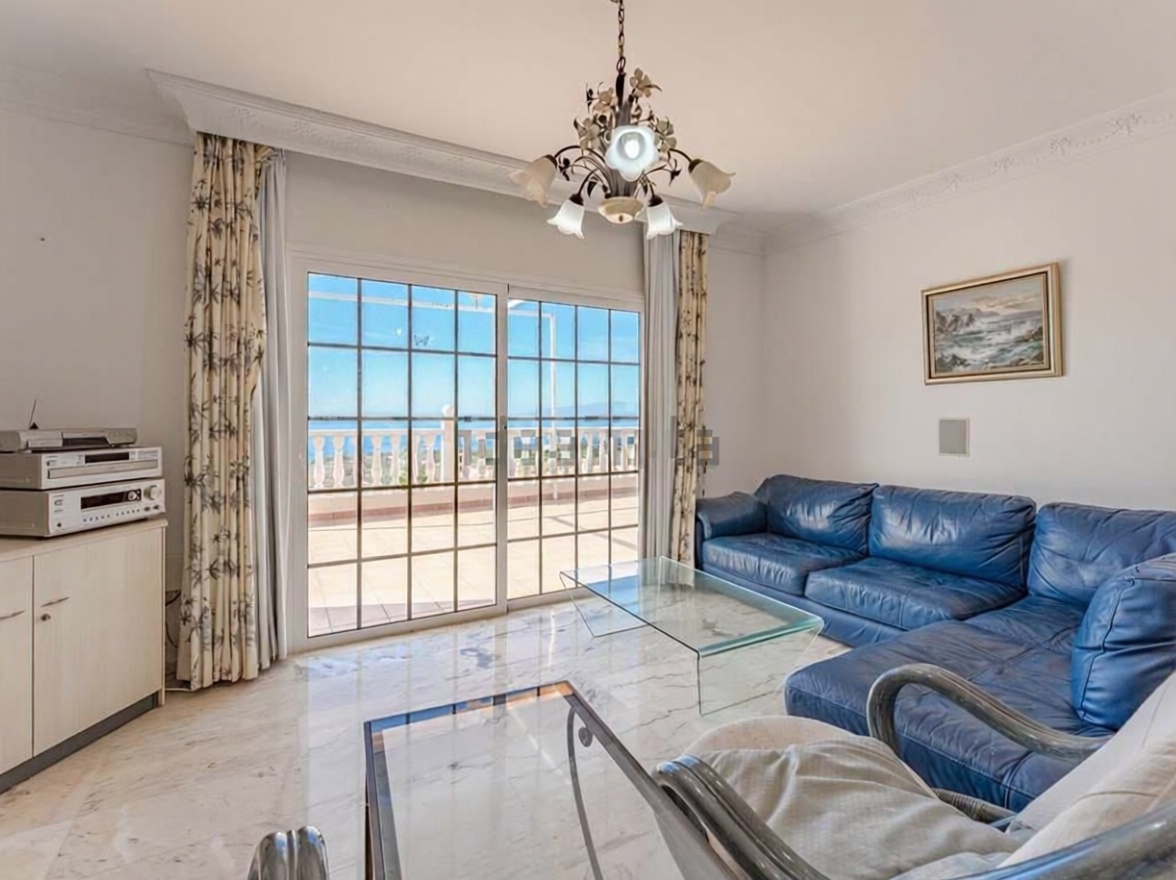 Chalet con acceso directo a playa en Adeje — Salón