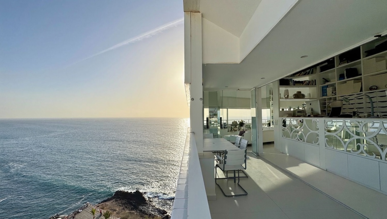 Apartamento em primeira linha de praia em Playa las Américas — Terraço mar