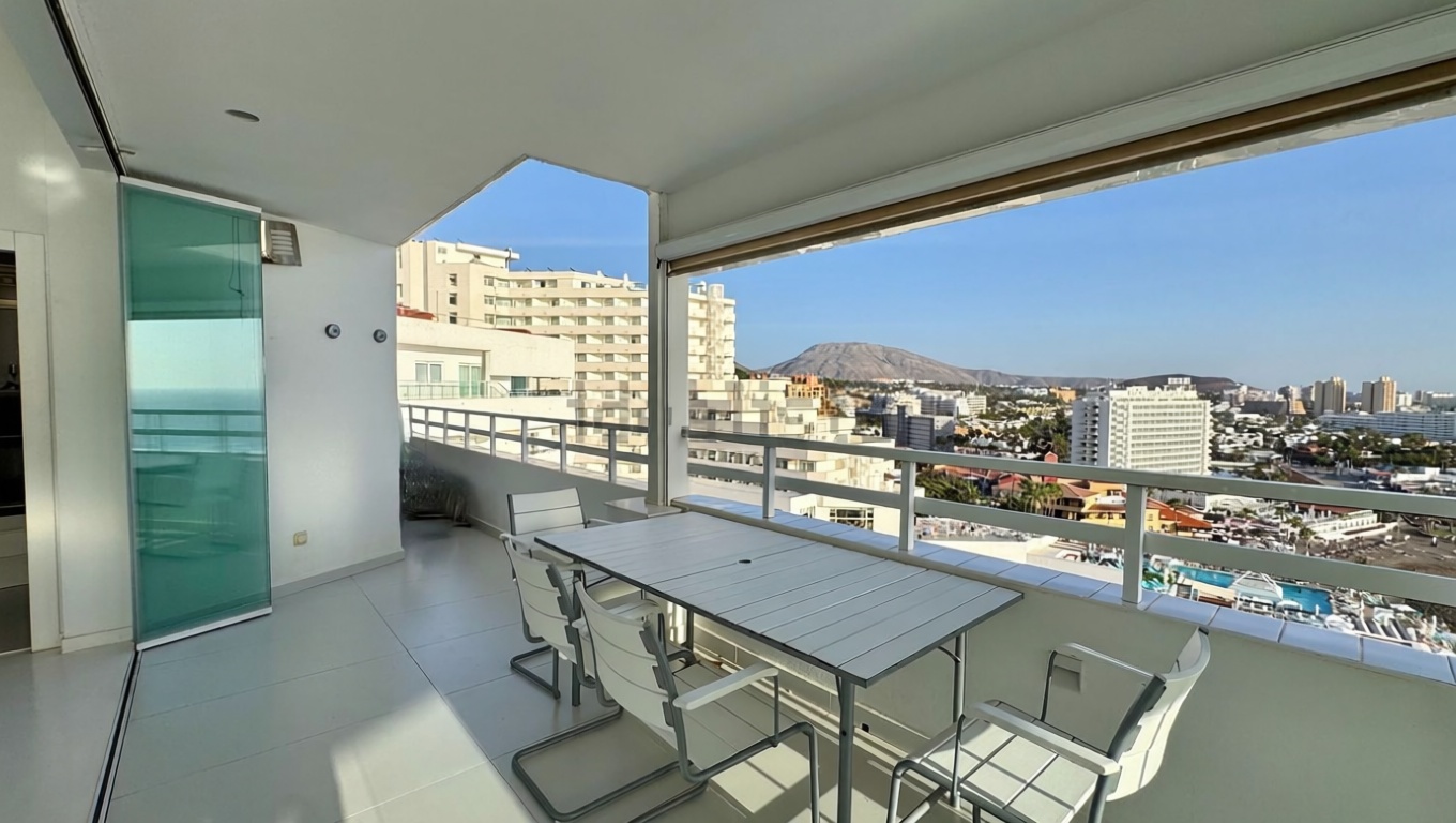Apartamento em primeira linha de praia em Playa las Américas — Quarto