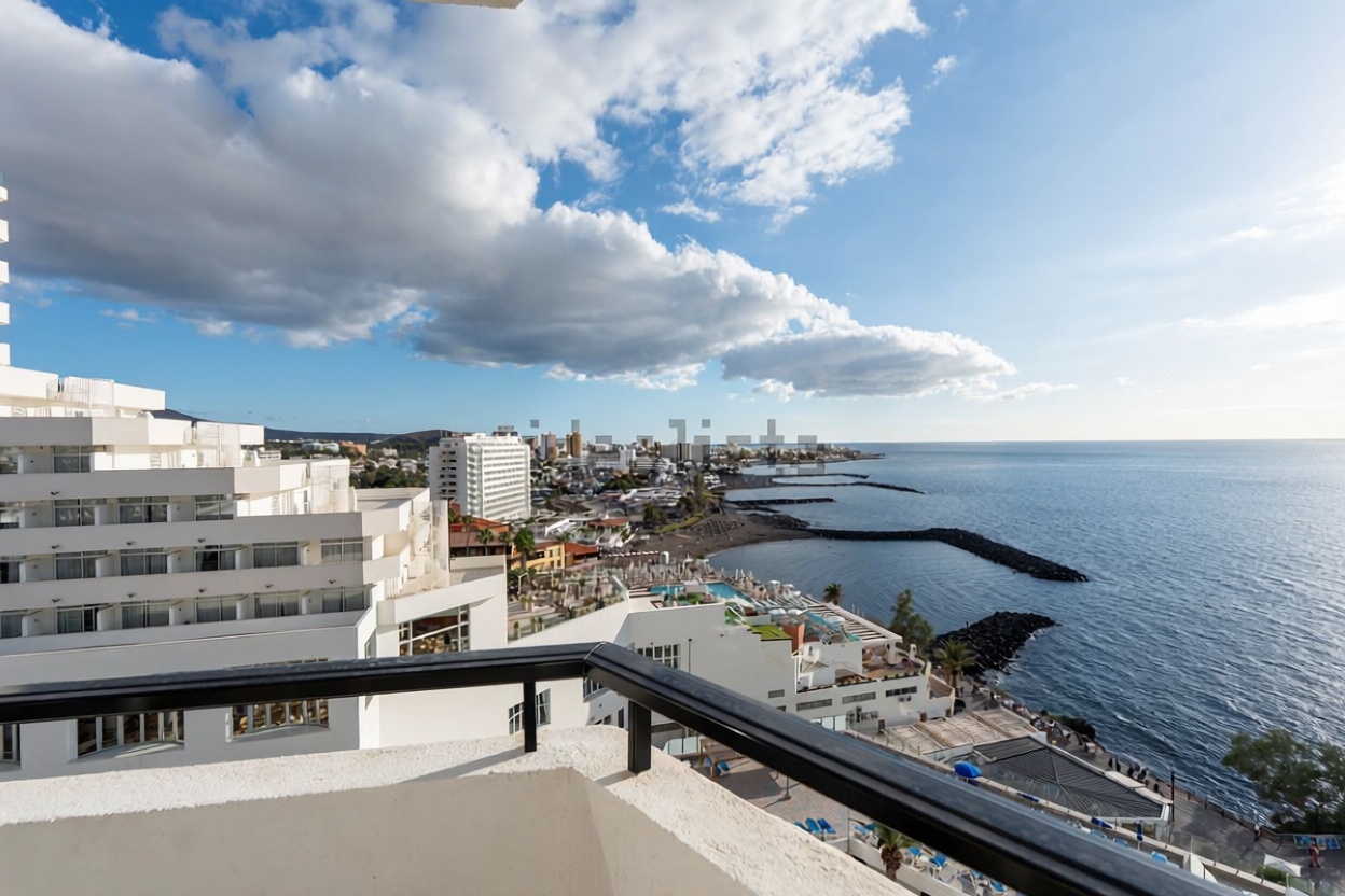 Apartamento em primeira linha de praia em Adeje