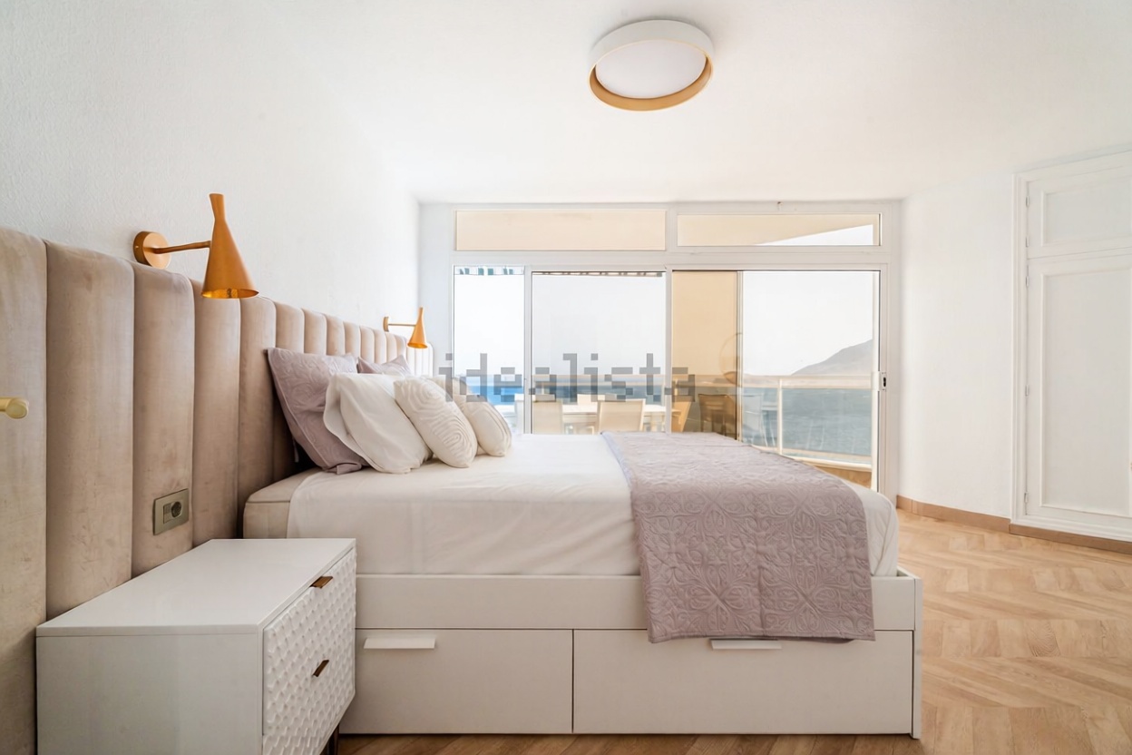 Ático em primeira linha de mar em Arona — Quarto