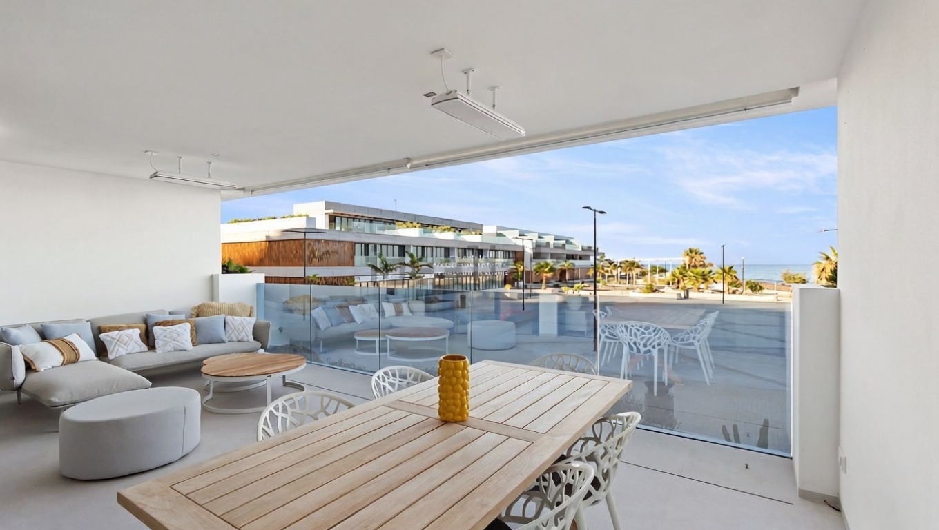 Piso en primera línea de playa en Palm Mar — Terraza mar