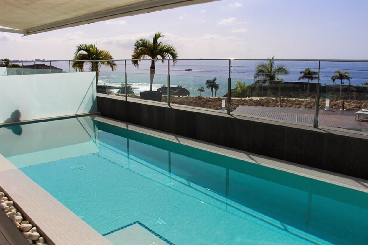 Apartamento em primeira linha de praia em Adeje