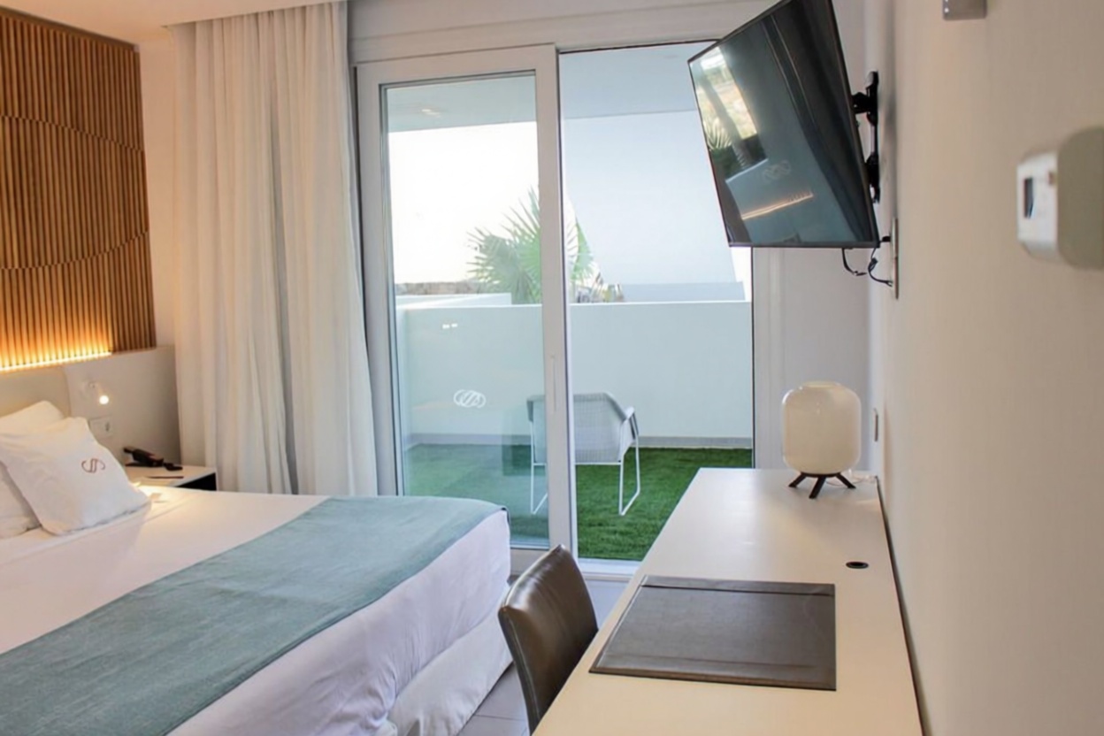 Piso en primera línea de playa en Adeje — Dormitorio