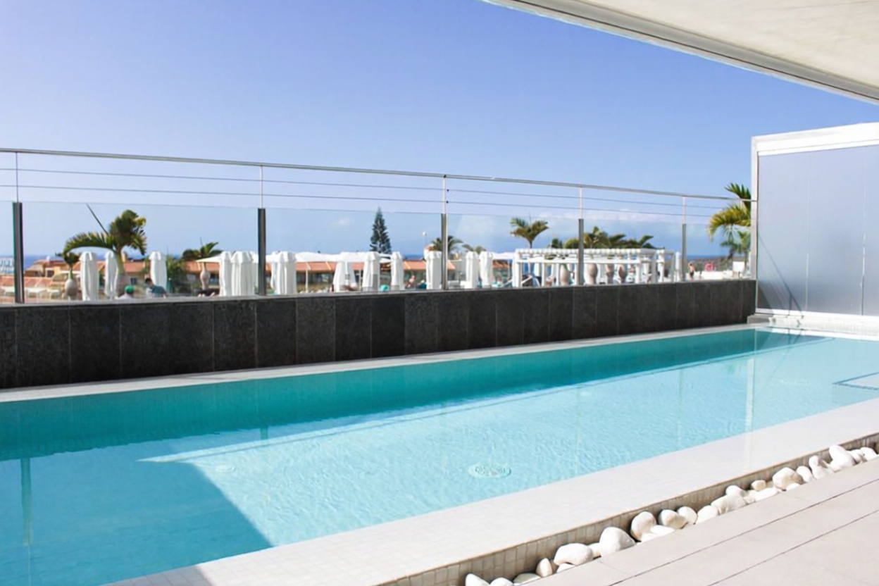 Piso en primera línea de playa en Adeje — Terraza mar