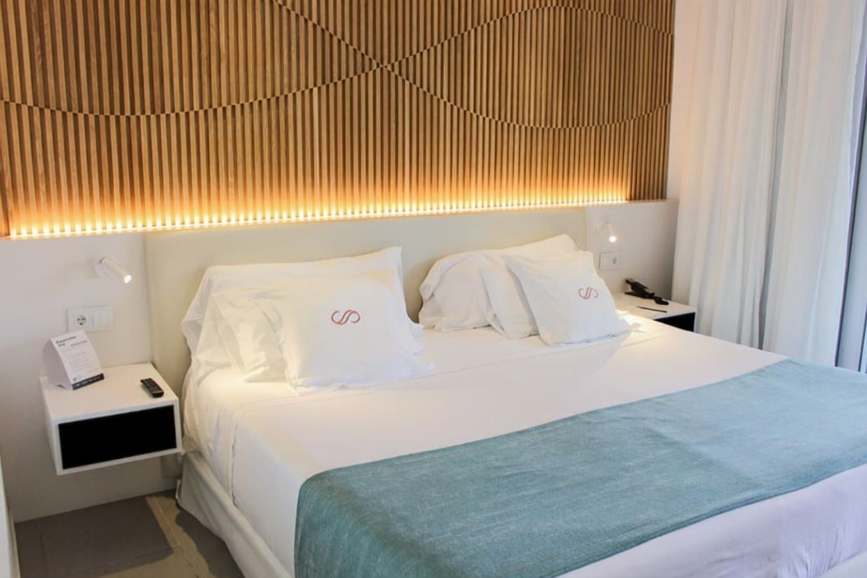 Piso en primera línea de playa en Adeje — Dormitorio