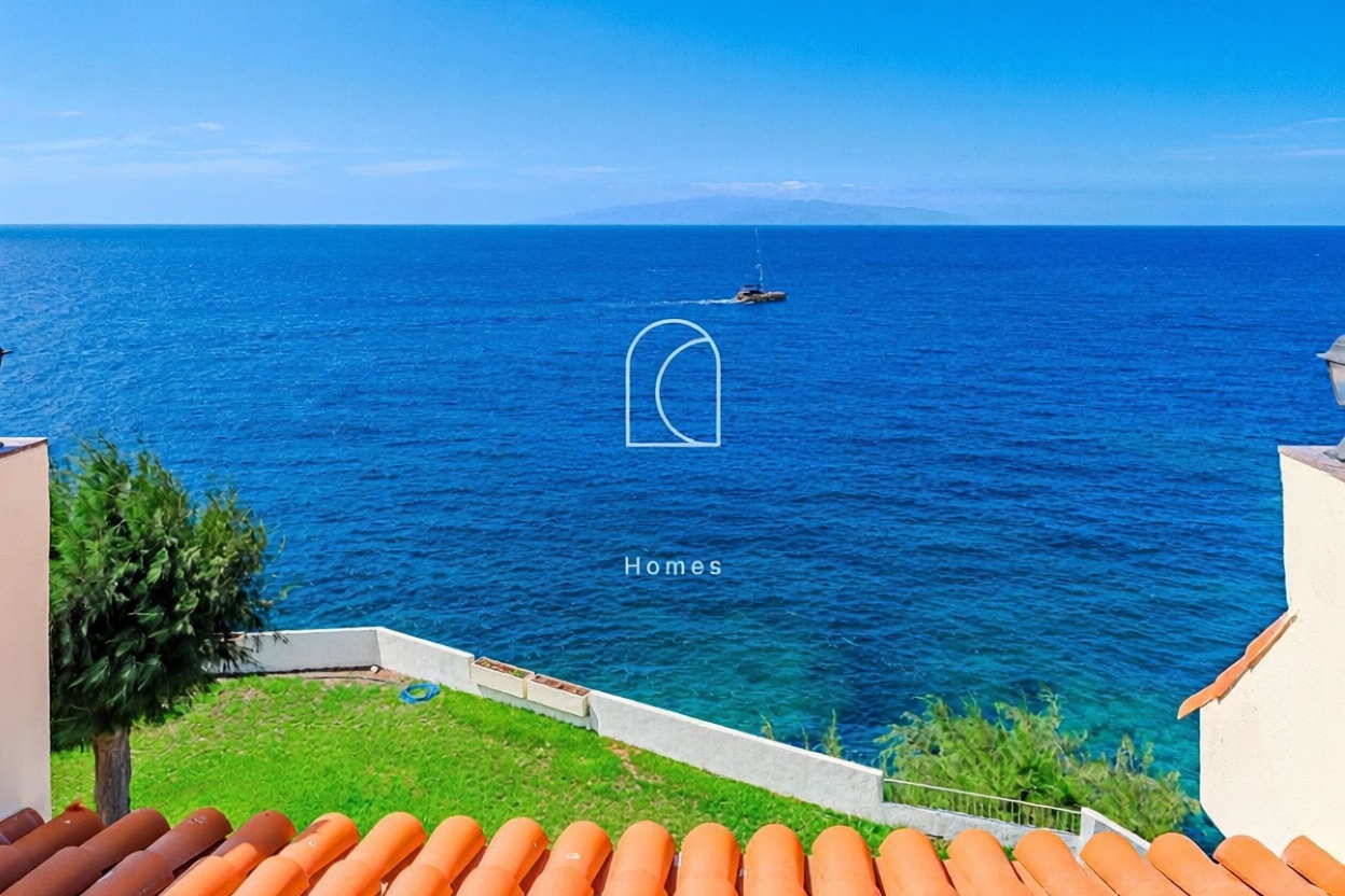 Ático en primera línea de mar en Adeje — Vista mar