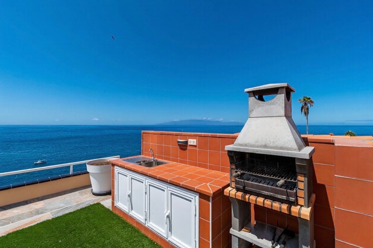 Ático en primera línea de mar en Santiago del Teide — Vista mar