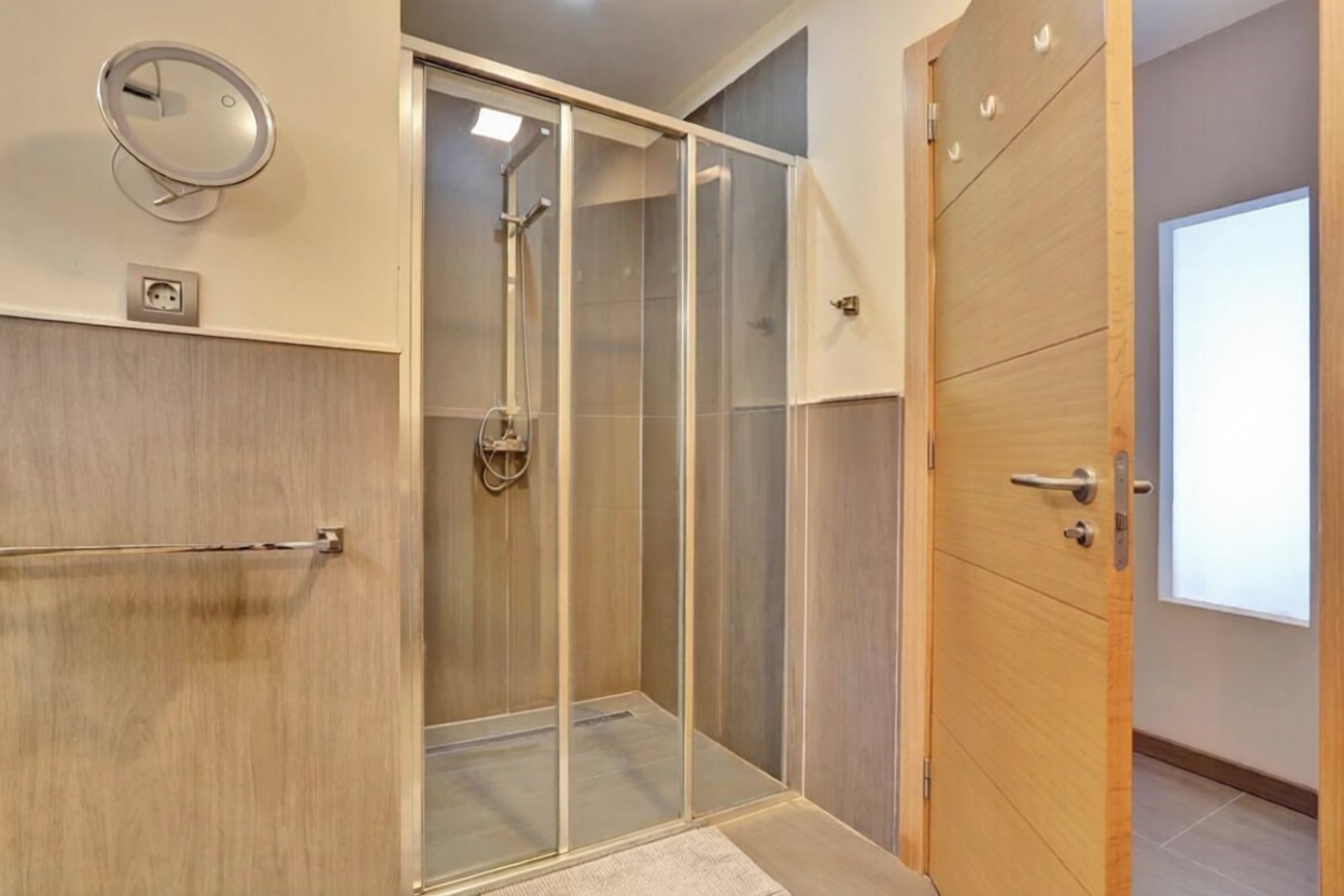 Chalet con acceso directo a playa en Tacoronte — Baño