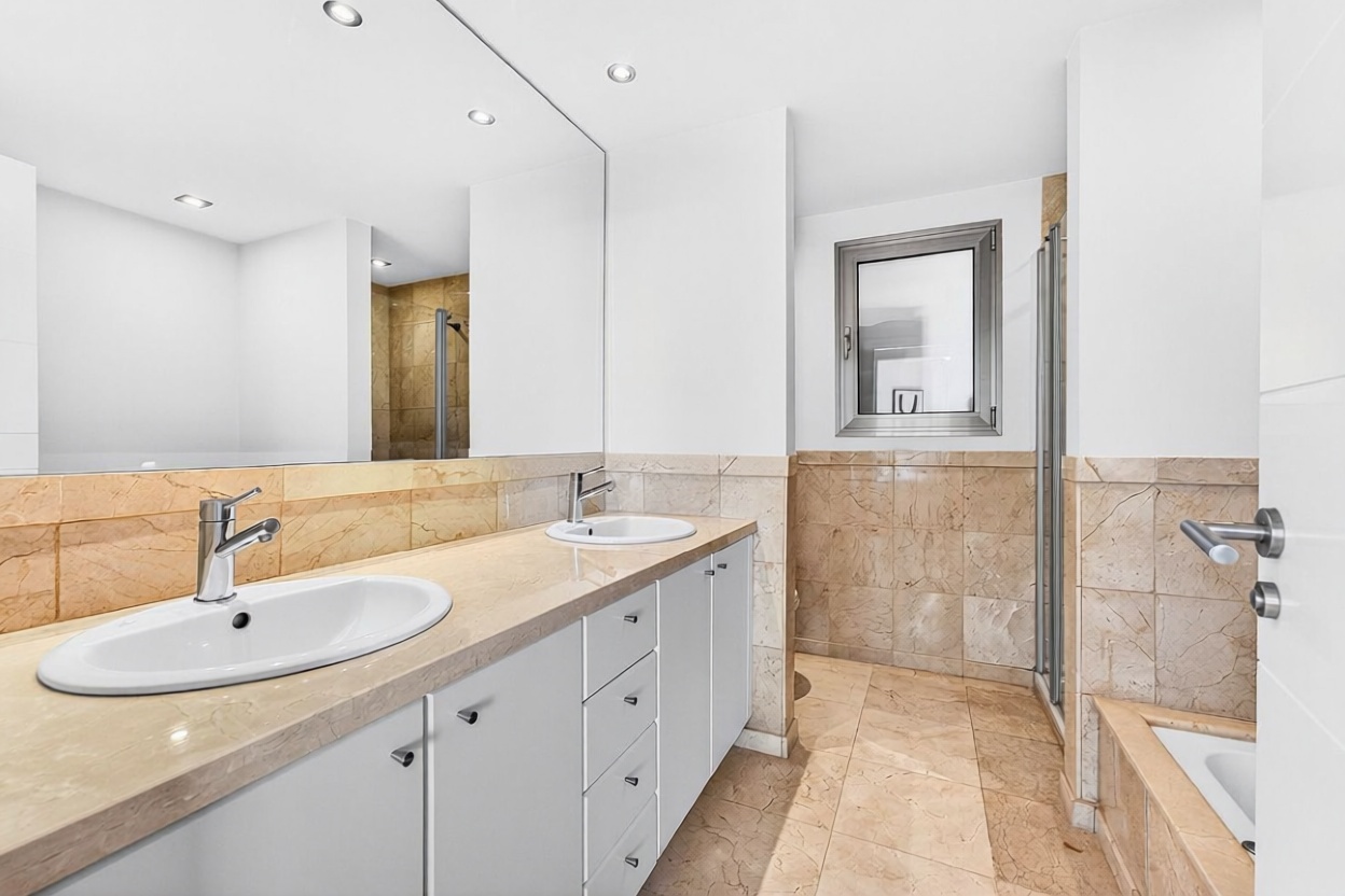 Ático em primeira linha de mar em Arona — Casa banho