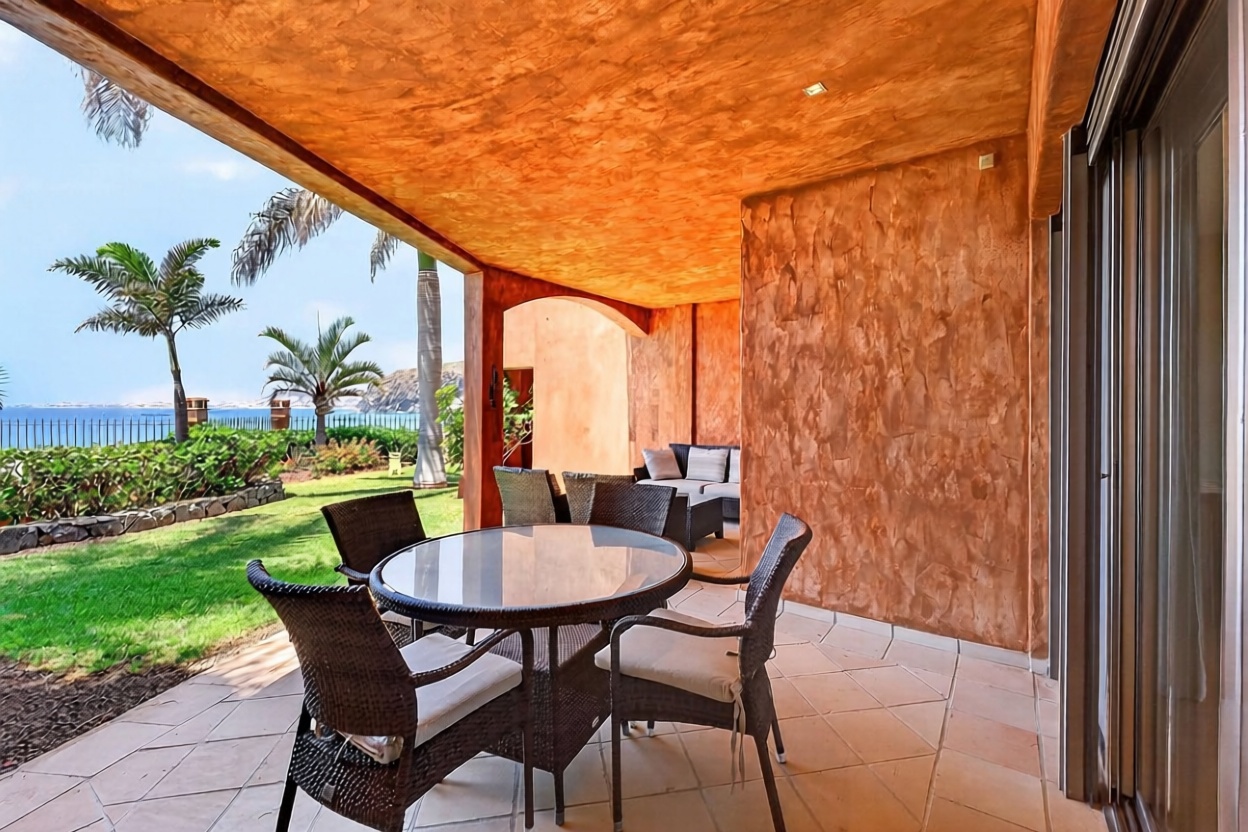 Piso en primera línea de playa en Palm Mar