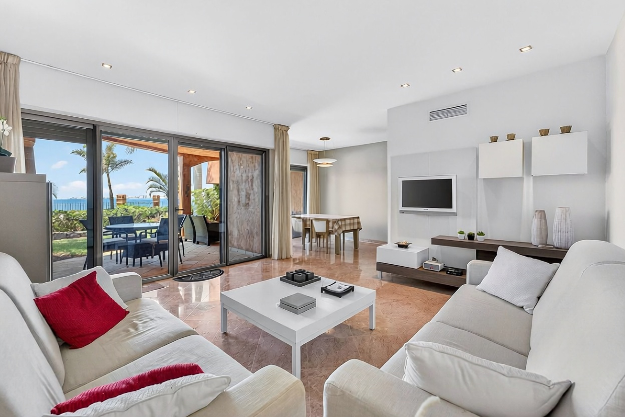Beachfront flat in Palm Mar — Living room