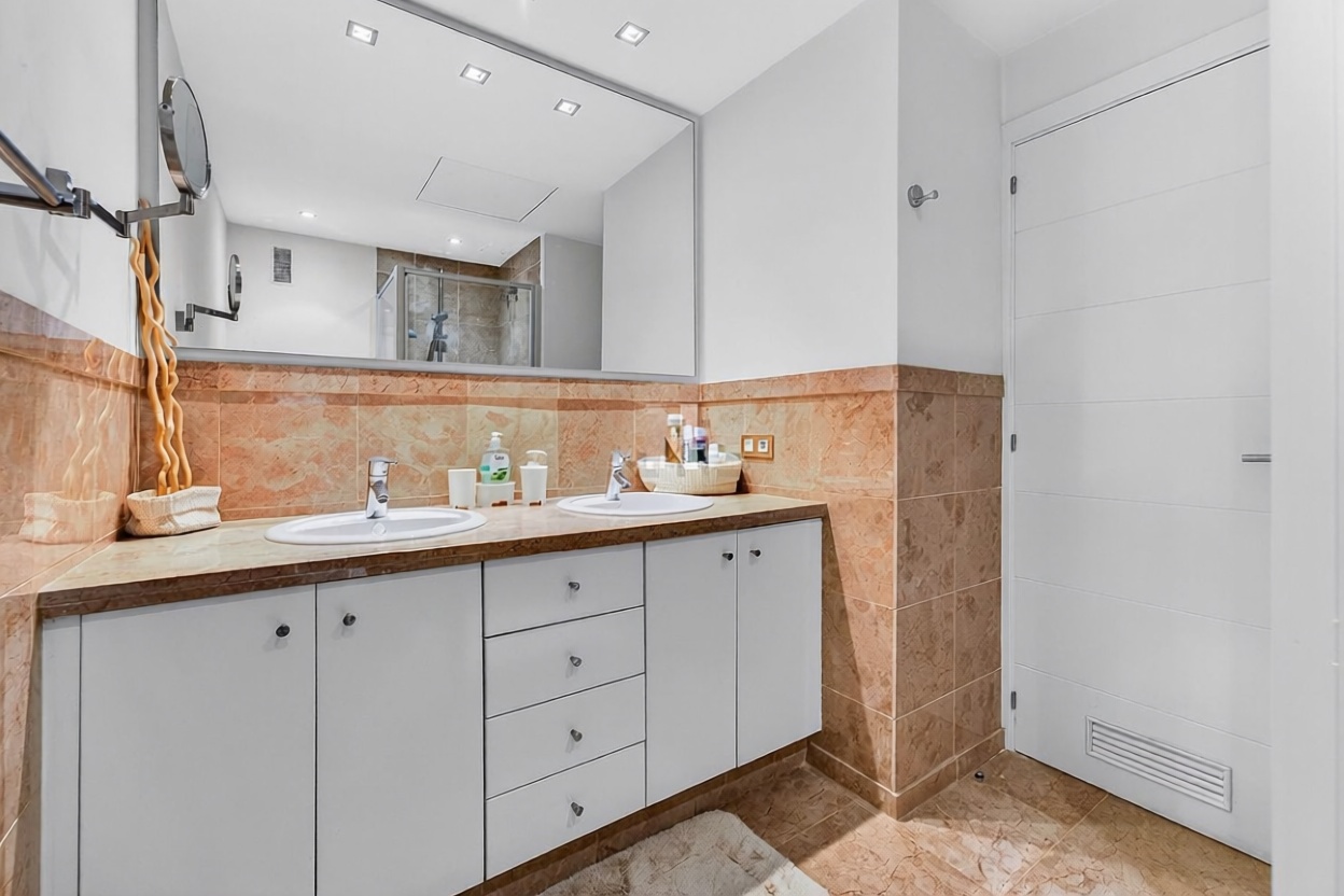 Beachfront flat in Palm Mar — Bathroom